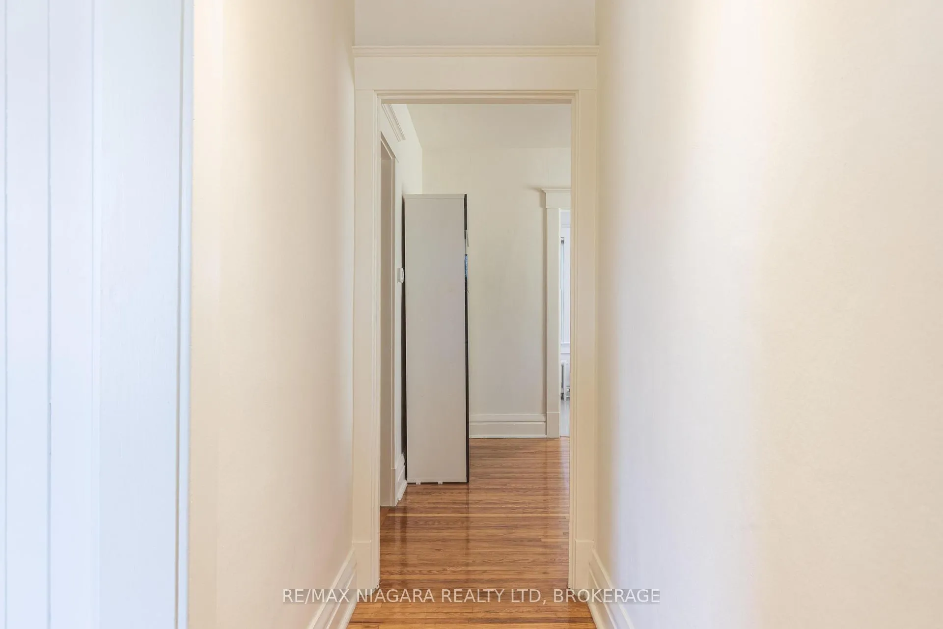 Photo 16 of 25 Wilson Street, St. Catharines, Downtown — HOMEH