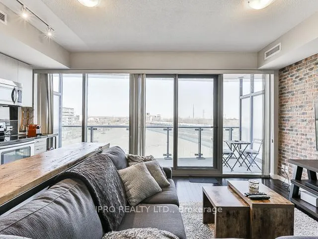 Front of Unit 506, 390 Cherry Street