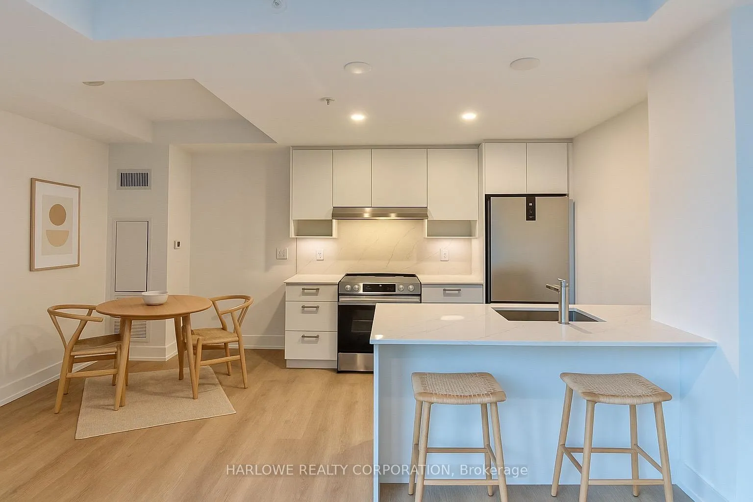 Photo 6 of Unit 910, 206 King Street W, Hamilton, Central — HOMEH