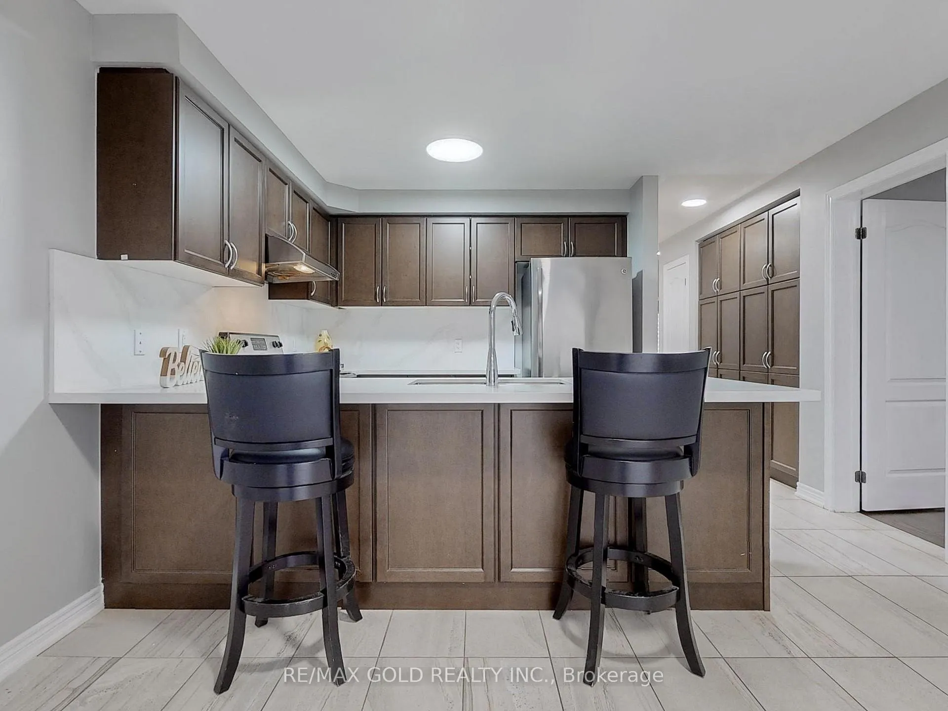 Photo 8 of 53 Muzzo Drive, Brampton, Sandringham-Wellington — HOMEH