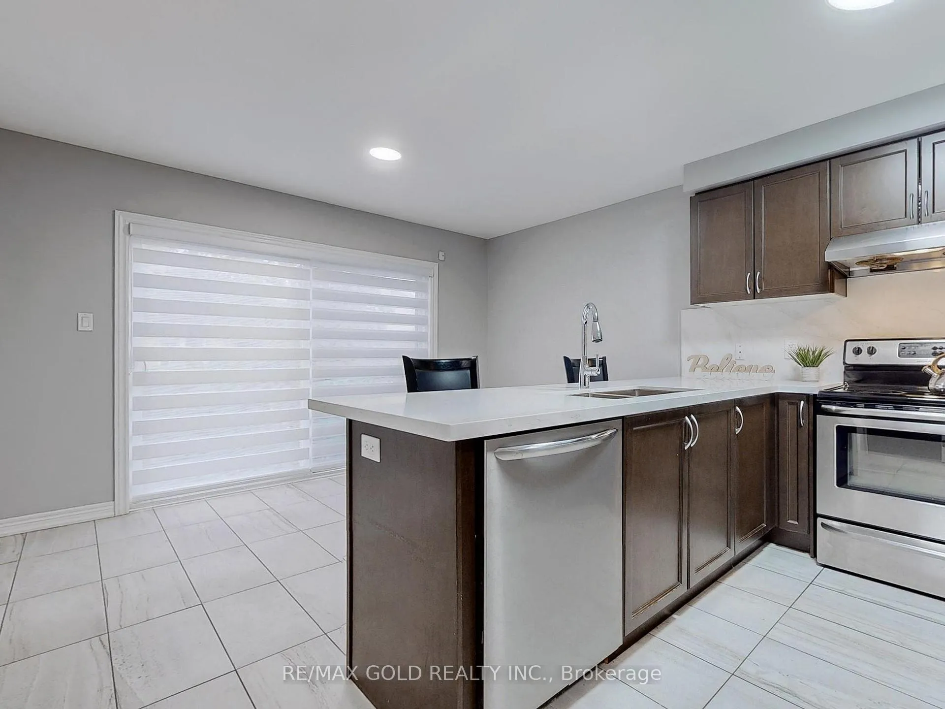 Photo 9 of 53 Muzzo Drive, Brampton, Sandringham-Wellington — HOMEH