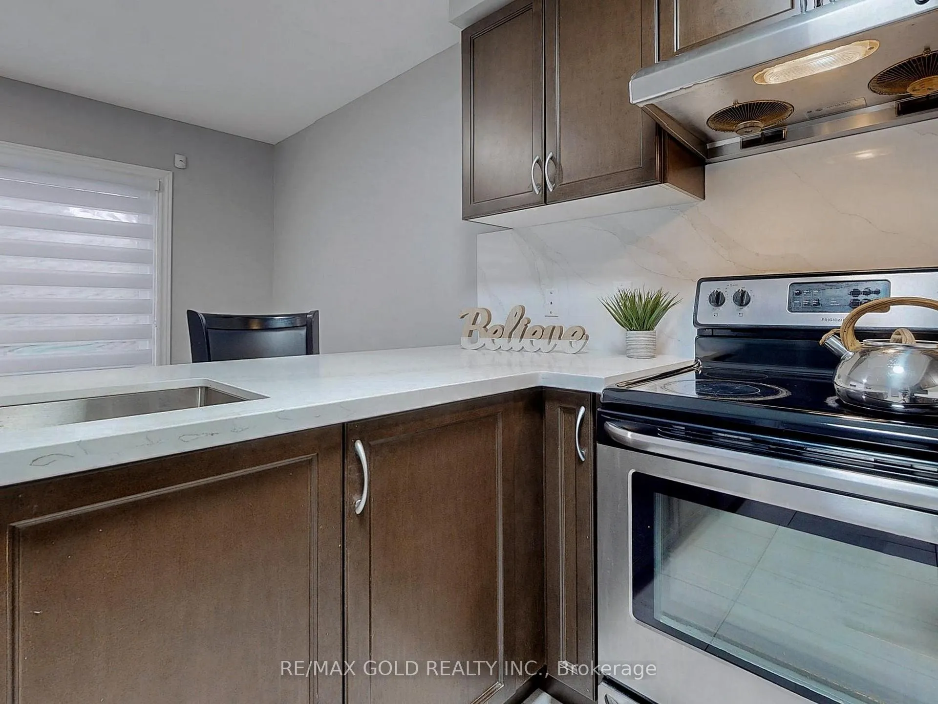 Photo 10 of 53 Muzzo Drive, Brampton, Sandringham-Wellington — HOMEH