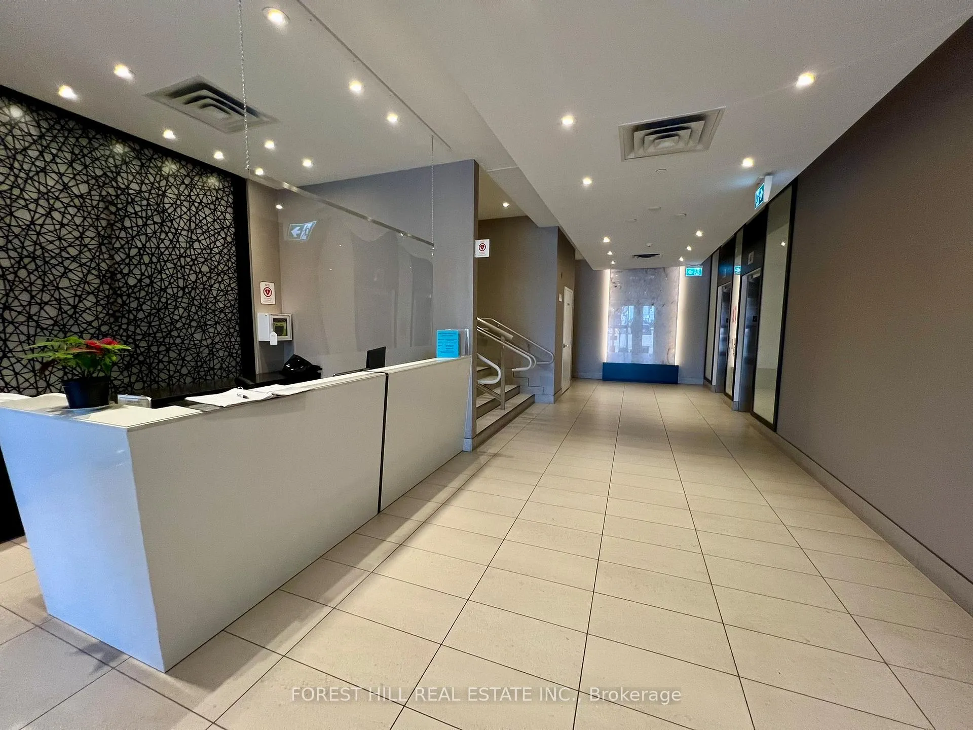 Photo 1 of Unit 604B, 15277 Yonge Street, Aurora, Aurora Village — HOMEH