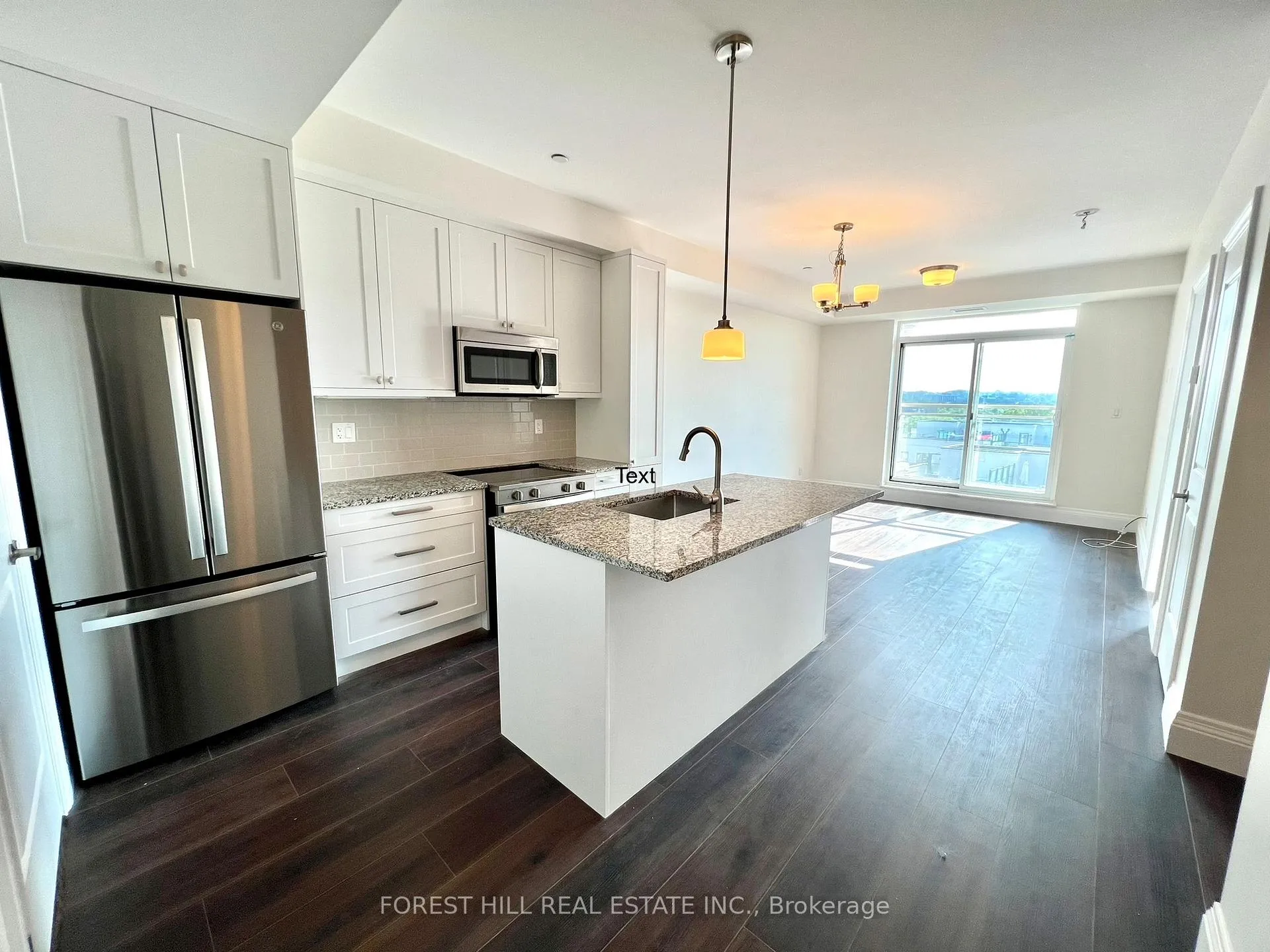 Photo 7 of Unit 604B, 15277 Yonge Street, Aurora, Aurora Village — HOMEH