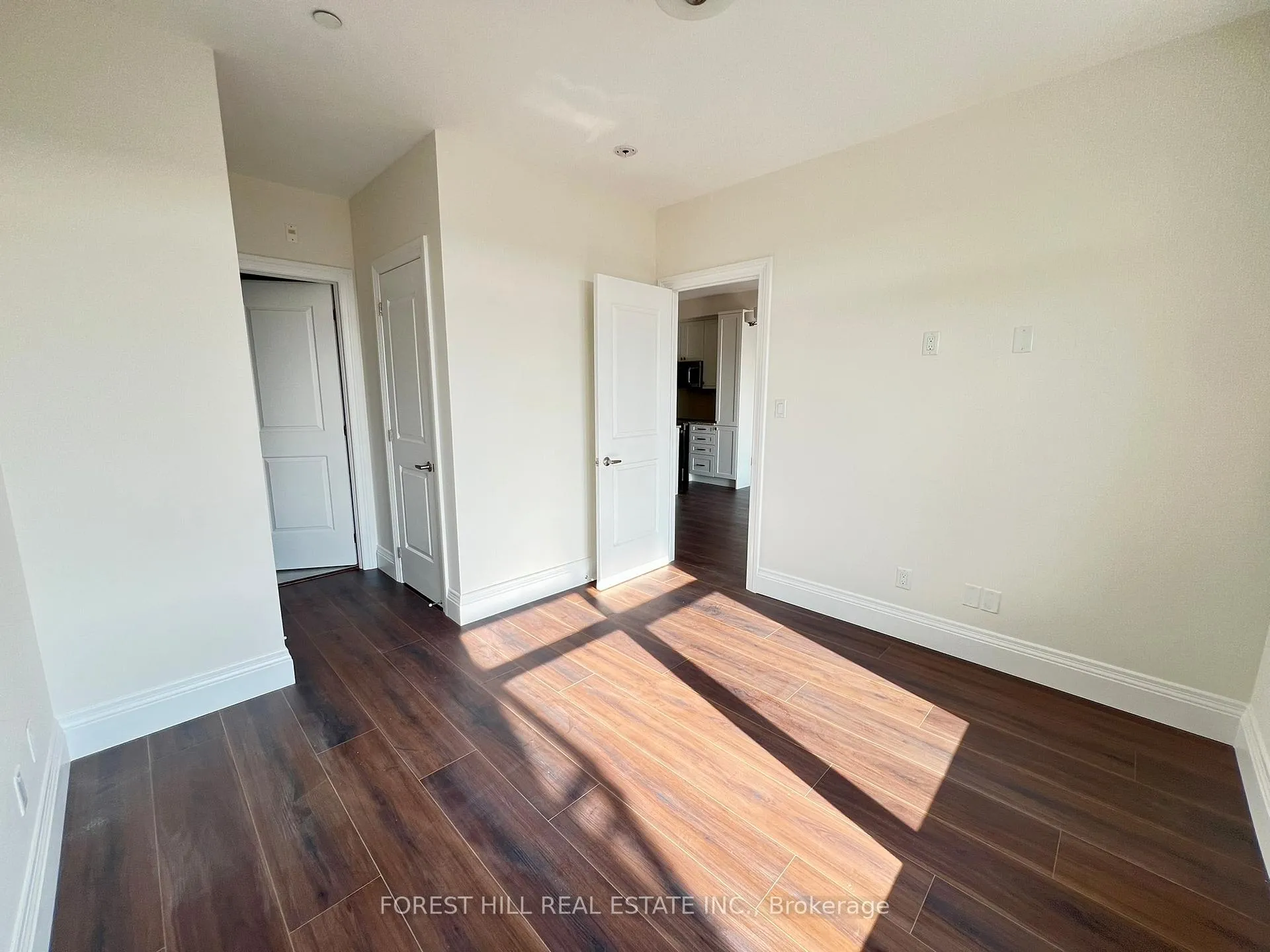 Photo 12 of Unit 604B, 15277 Yonge Street, Aurora, Aurora Village — HOMEH