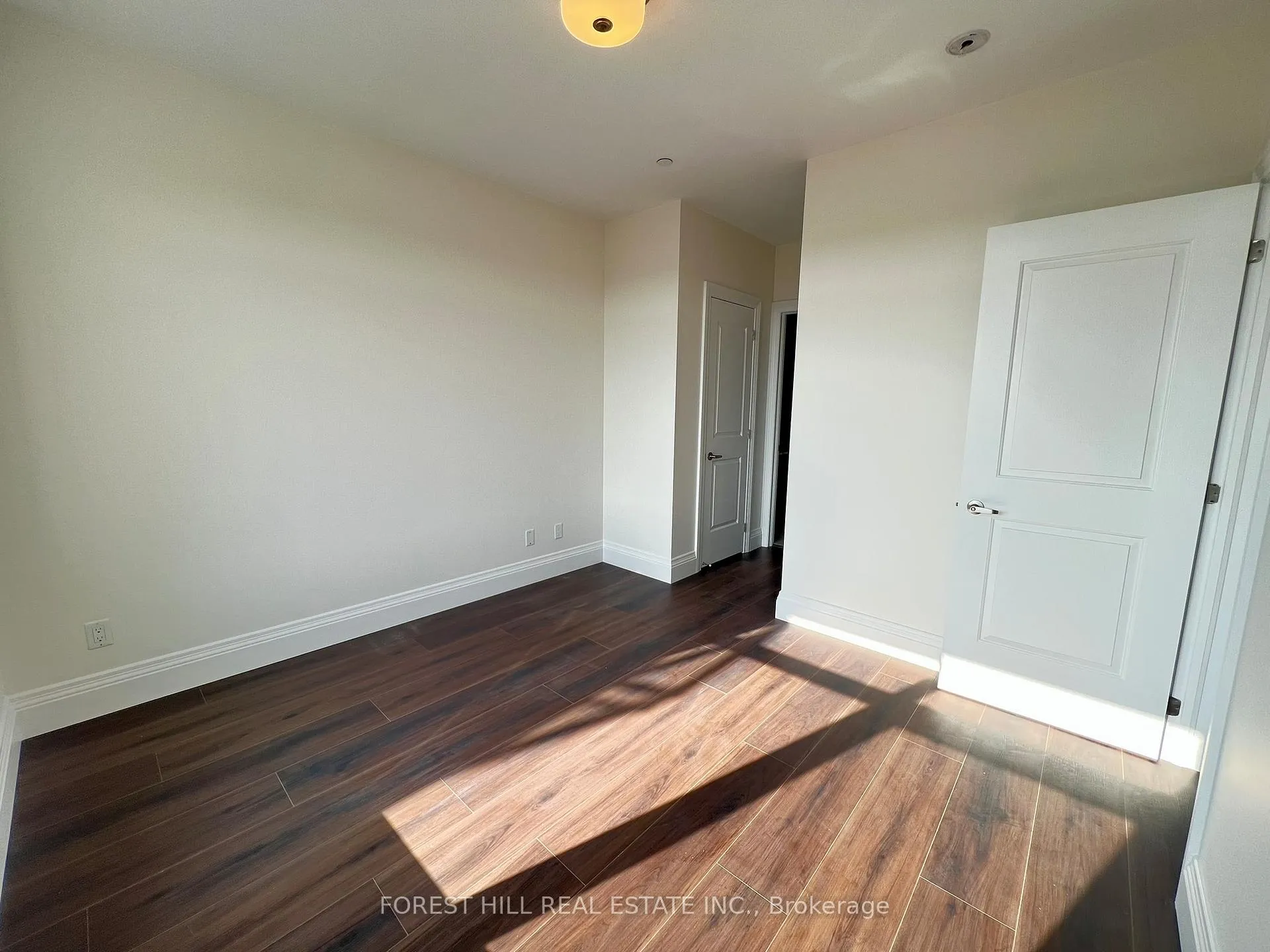 Photo 13 of Unit 604B, 15277 Yonge Street, Aurora, Aurora Village — HOMEH