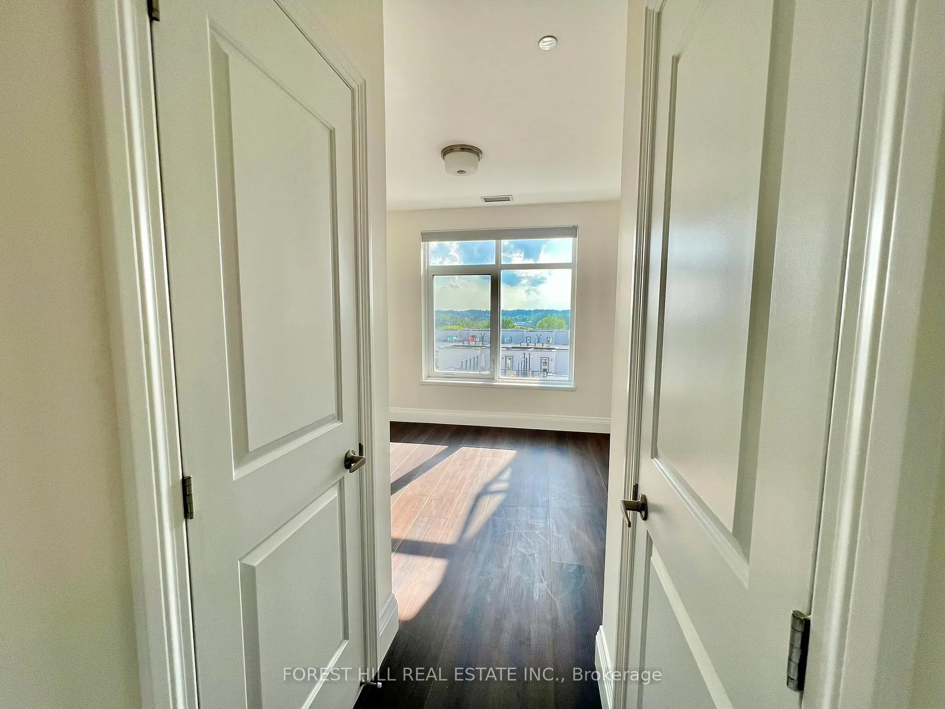 Photo 14 of Unit 604B, 15277 Yonge Street, Aurora, Aurora Village — HOMEH