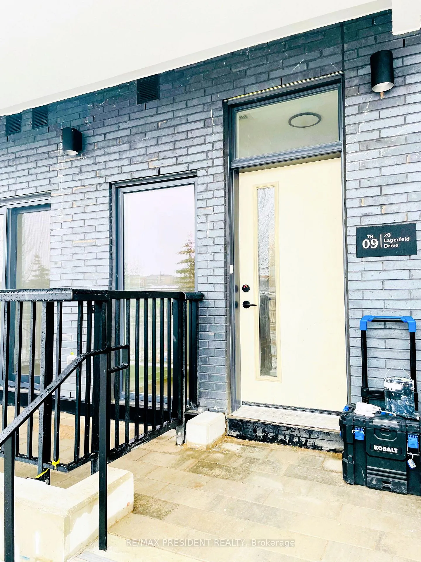 Photo 2 of Unit 9, 20 Lagerfeld Drive, Brampton, Northwest Brampton — HOMEH