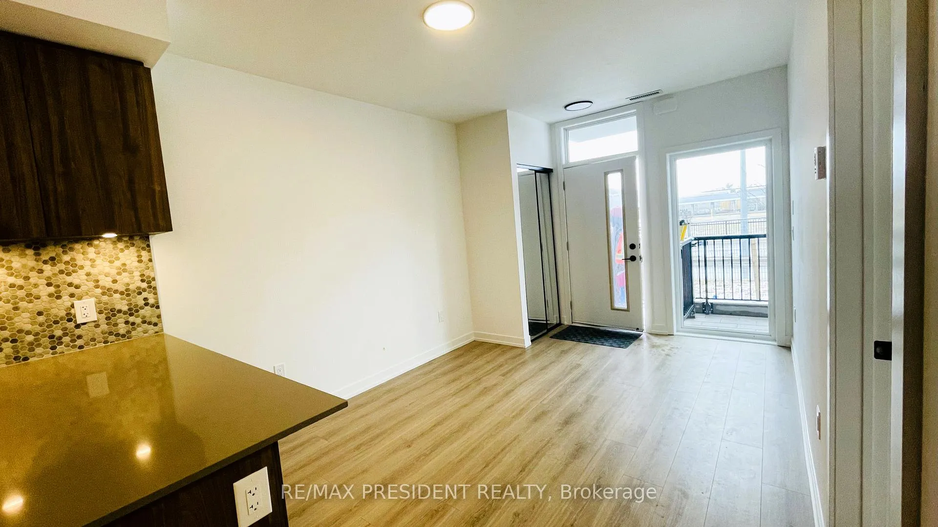 Photo 9 of Unit 9, 20 Lagerfeld Drive, Brampton, Northwest Brampton — HOMEH