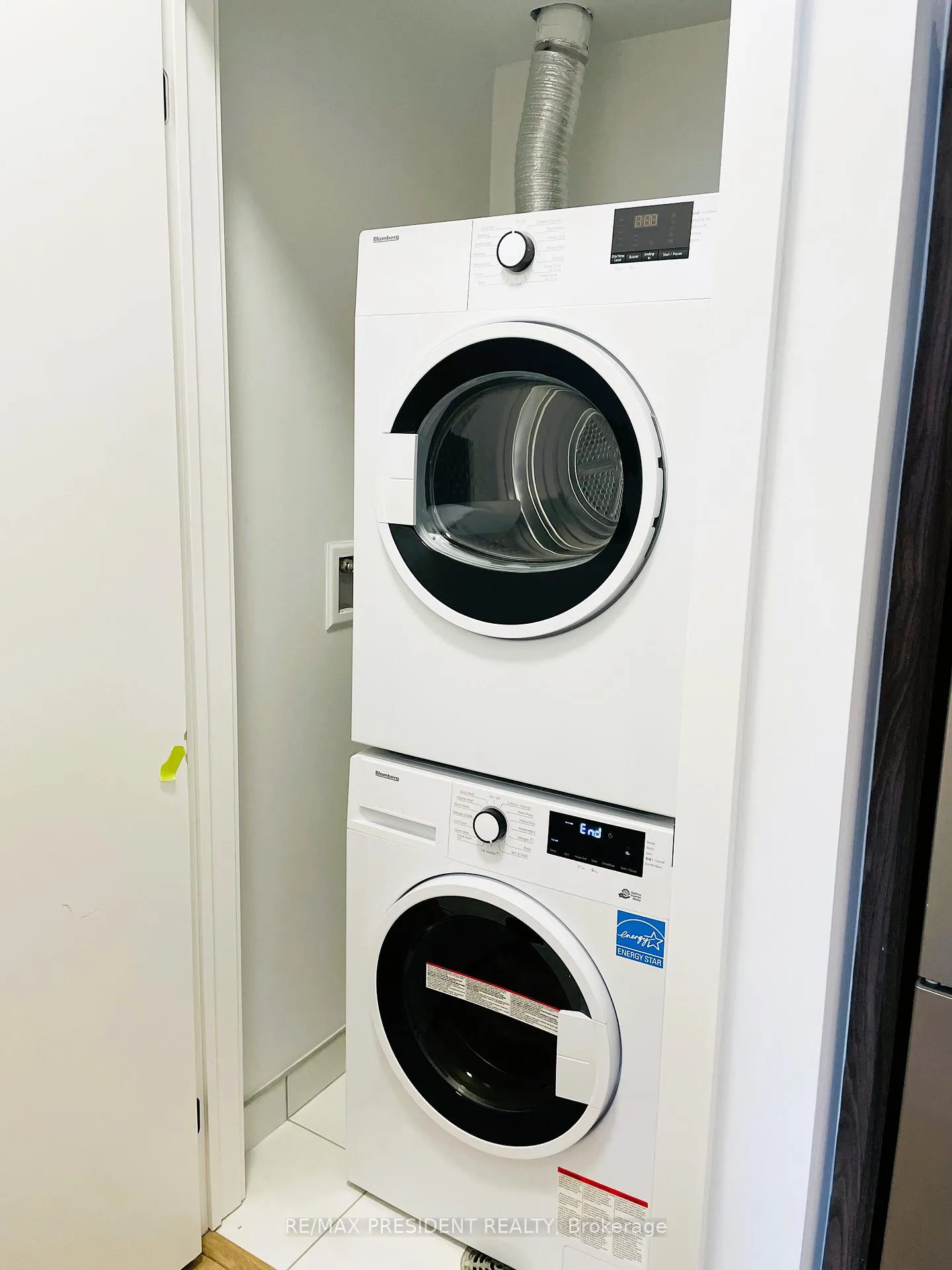 Photo 10 of Unit 9, 20 Lagerfeld Drive, Brampton, Northwest Brampton — HOMEH