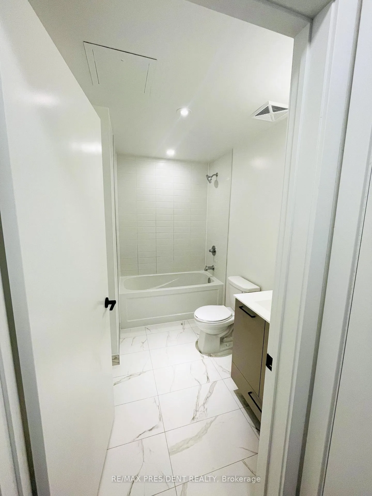 Photo 11 of Unit 9, 20 Lagerfeld Drive, Brampton, Northwest Brampton — HOMEH