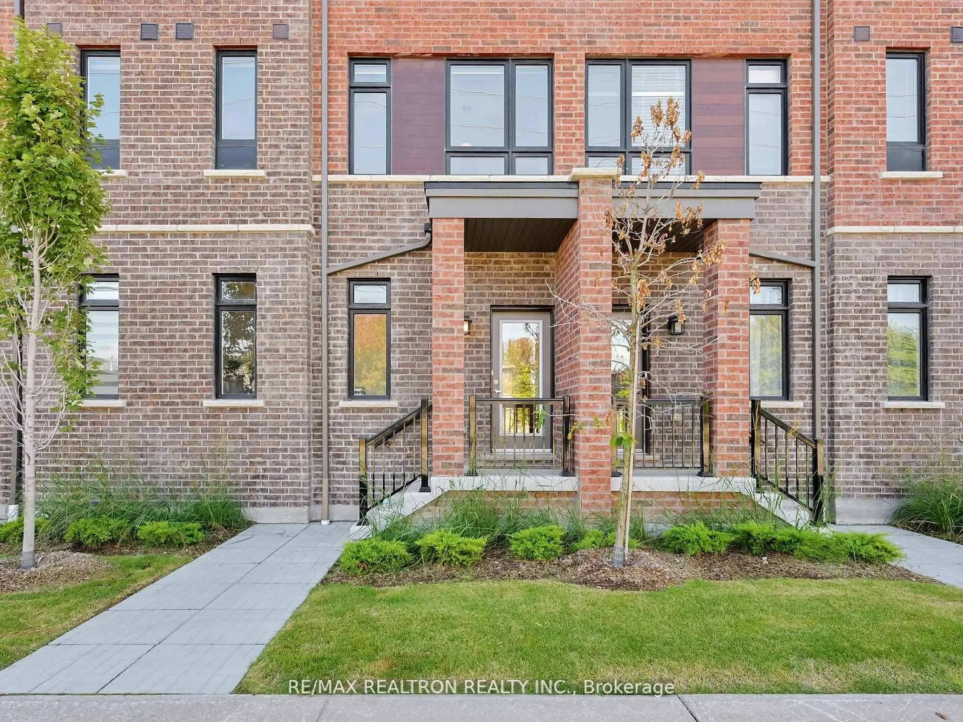 Photo 3 of Unit 1103, 1865 Pickering Parkway, Pickering, Town Centre — HOMEH