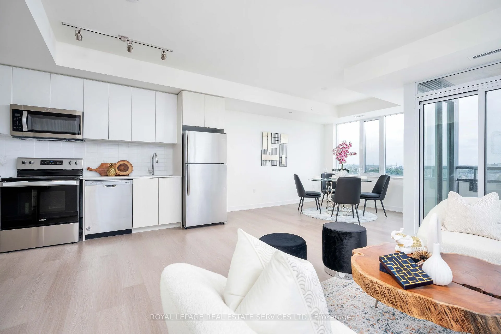 Photo 1 of Unit 803, 859 The Queensway, Etobicoke, Stonegate-Queensway — HOMEH