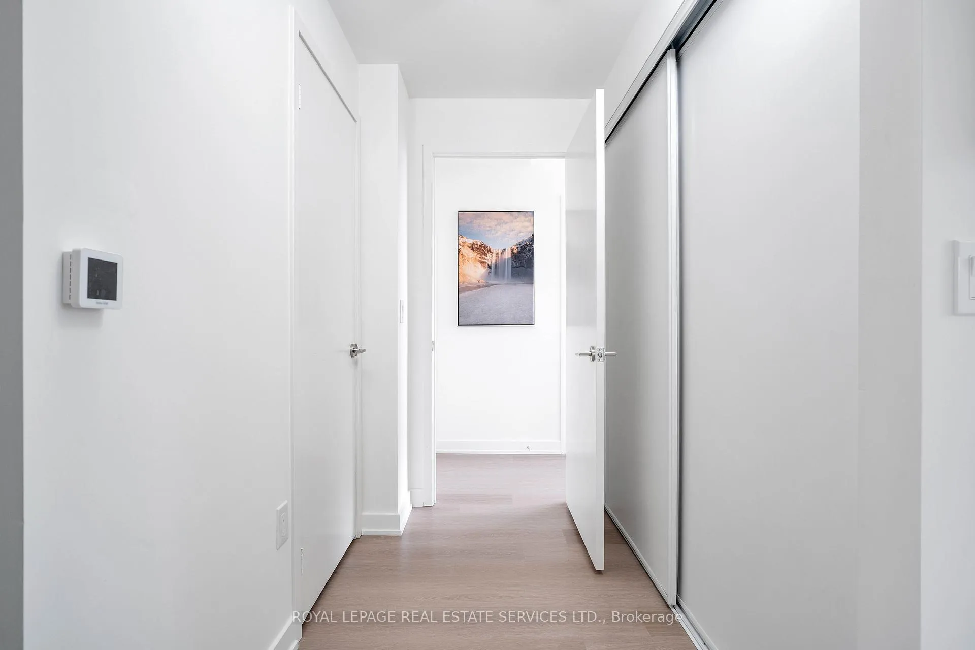 Photo 3 of Unit 803, 859 The Queensway, Etobicoke, Stonegate-Queensway — HOMEH