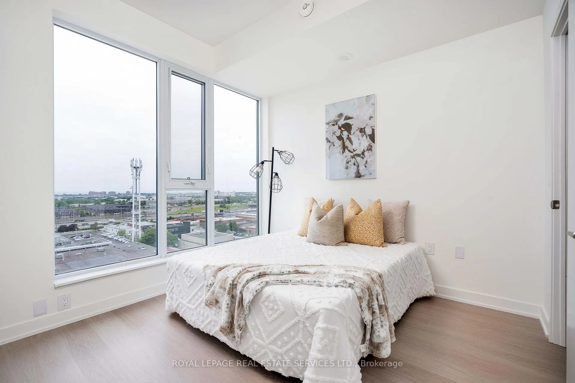 Photo 12 of Unit 803, 859 The Queensway, Etobicoke, Stonegate-Queensway — HOMEH