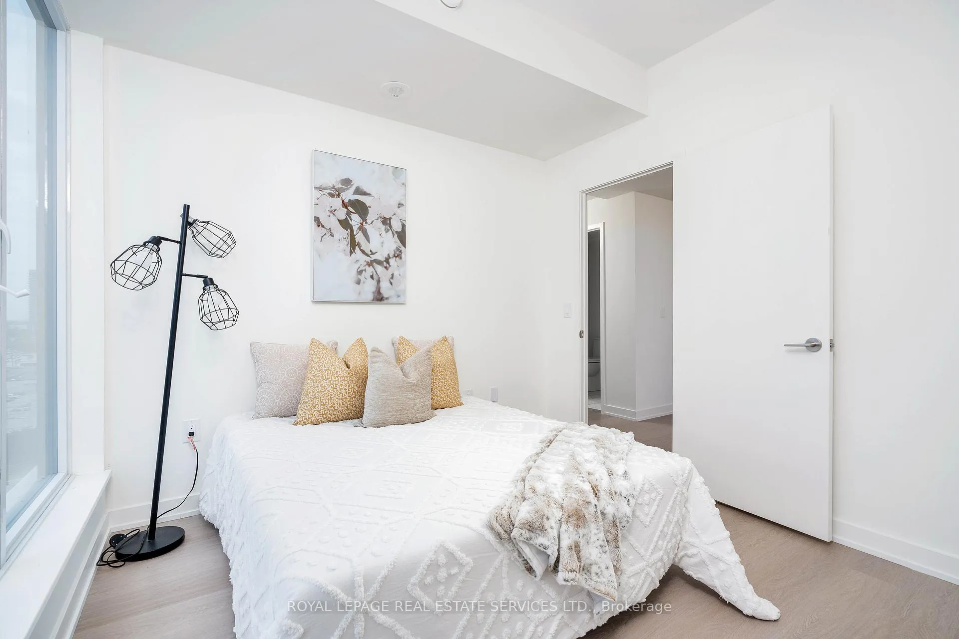Photo 13 of Unit 803, 859 The Queensway, Etobicoke, Stonegate-Queensway — HOMEH