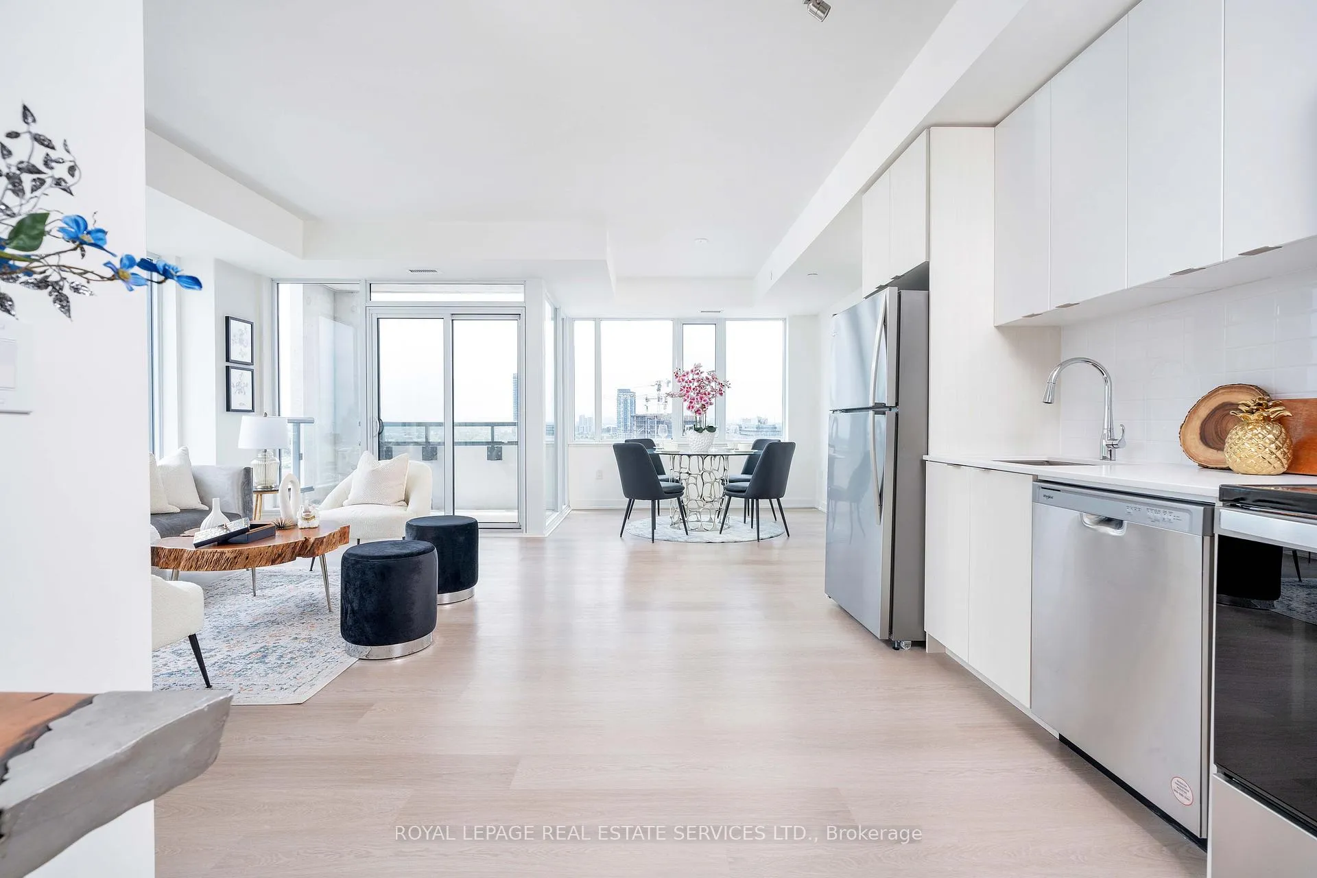 Photo 19 of Unit 803, 859 The Queensway, Etobicoke, Stonegate-Queensway — HOMEH