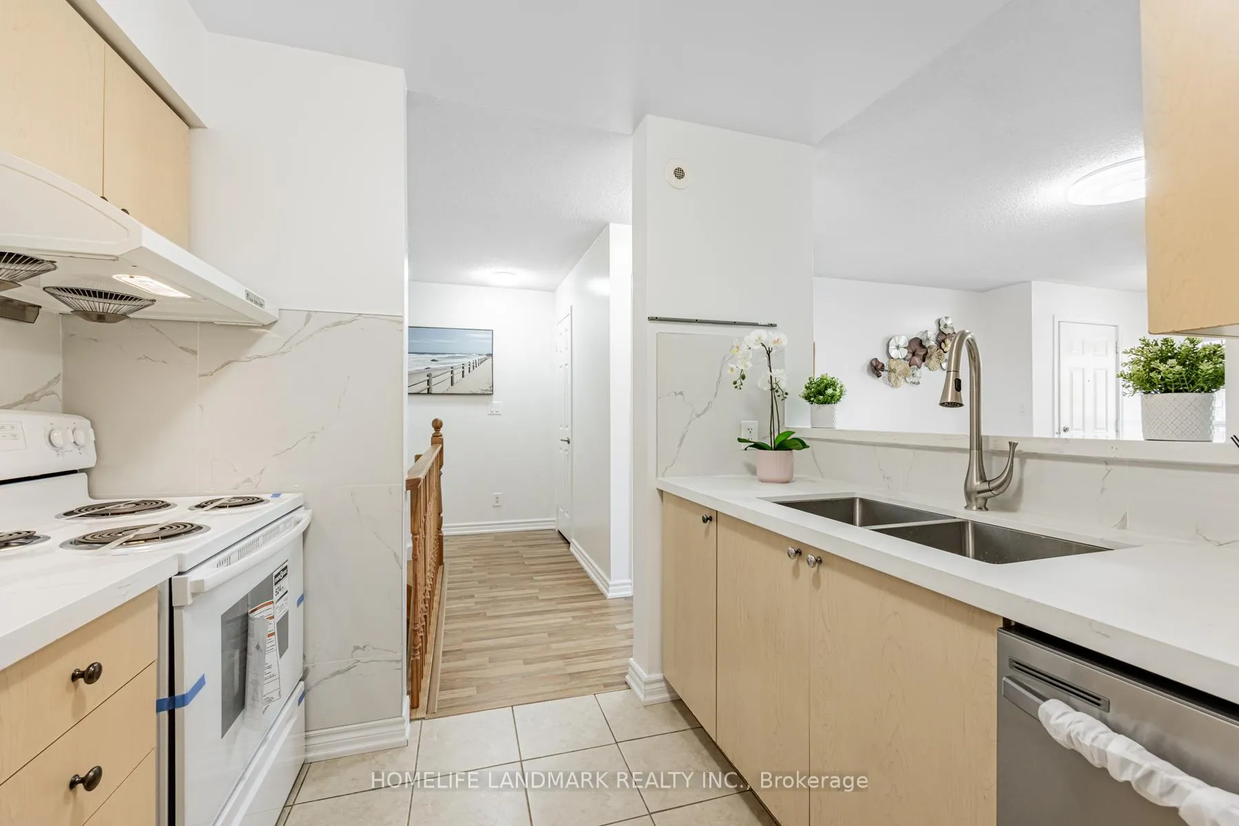 Photo 12 of 85 Sunrise Drive, Markham, Milliken Mills East — HOMEH