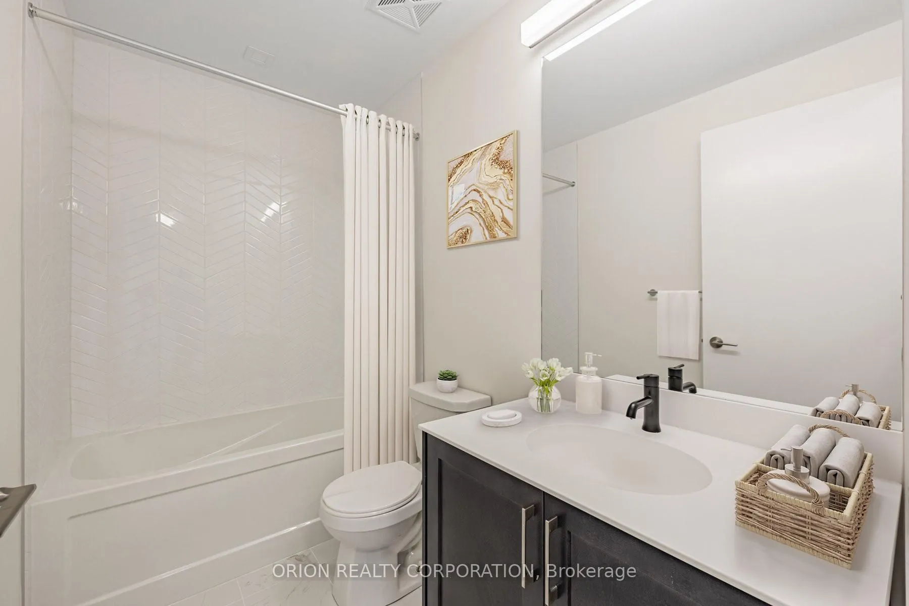 Photo 10 of Unit 613, 201 Brock Street, Whitby, Downtown Whitby — HOMEH