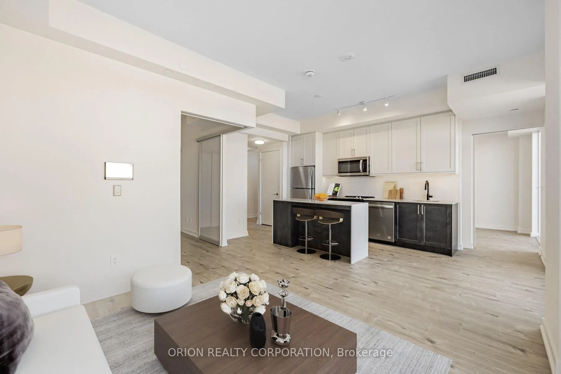 Photo 14 of Unit 613, 201 Brock Street, Whitby, Downtown Whitby — HOMEH