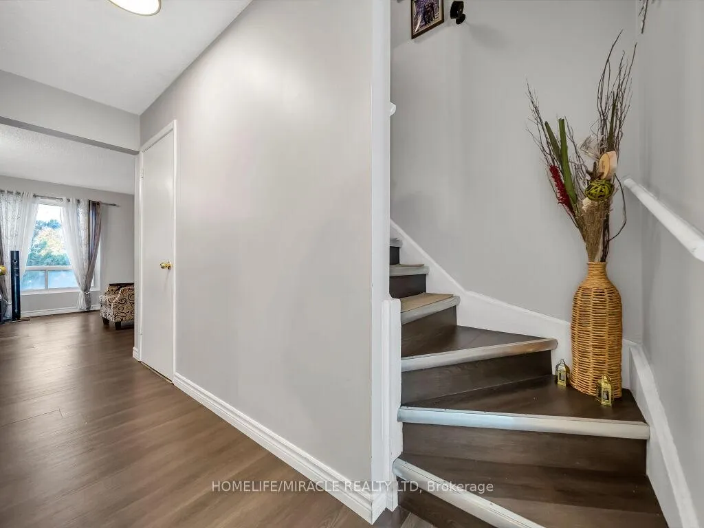 Photo 5 of Unit 3, 24 Franklin Court, Brampton, Bramalea West Industrial — HOMEH