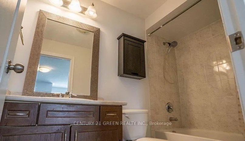 Photo 10 of 8 Bakewell Street, Brampton, Bram West — HOMEH
