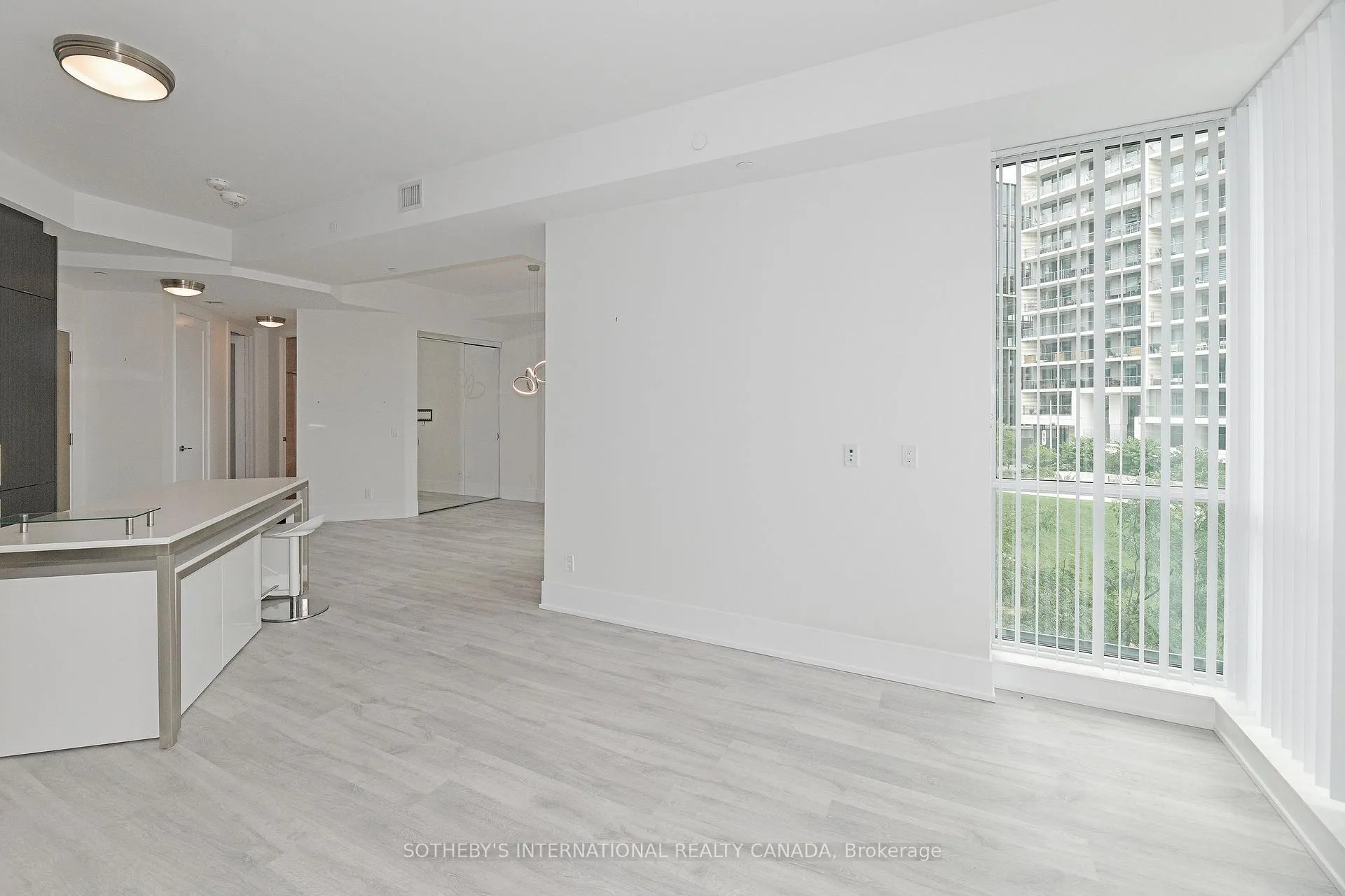 Photo 3 of Unit 217, 1 Edgewater Drive, Toronto, Waterfront Communities — HOMEH