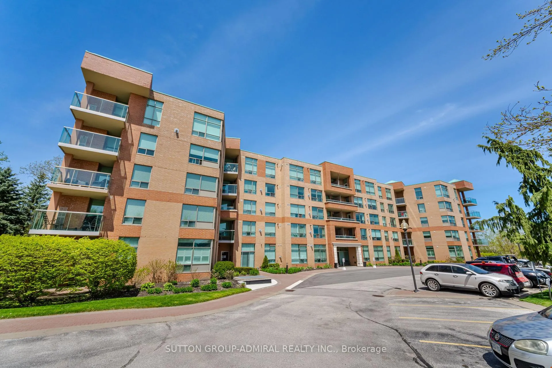 Photo 3 of Unit 412, 4 Briar Hill Heights, New Tecumseth, Rural New Tecumseth — HOMEH