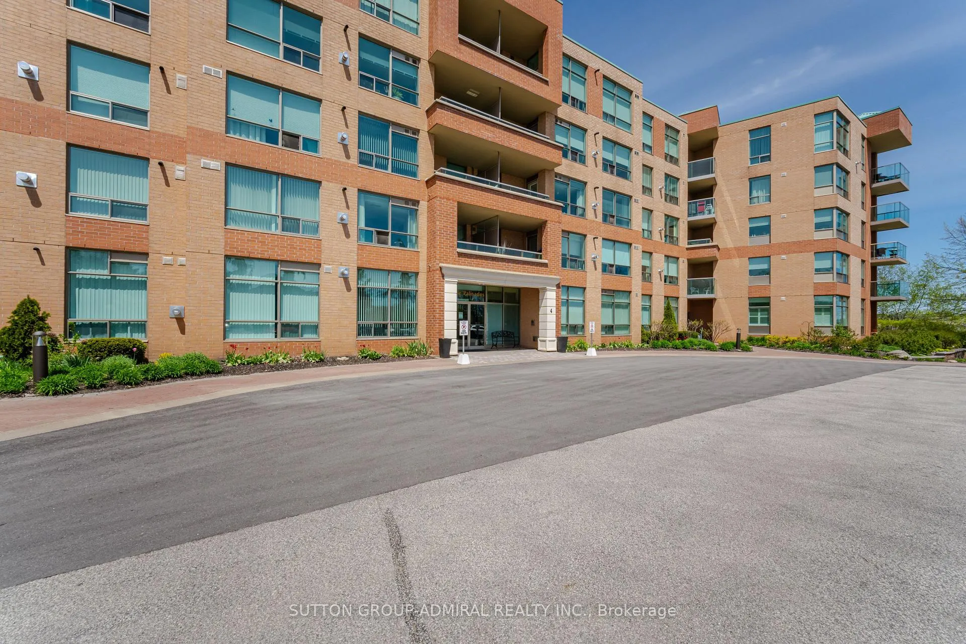 Photo 22 of Unit 412, 4 Briar Hill Heights, New Tecumseth, Rural New Tecumseth — HOMEH