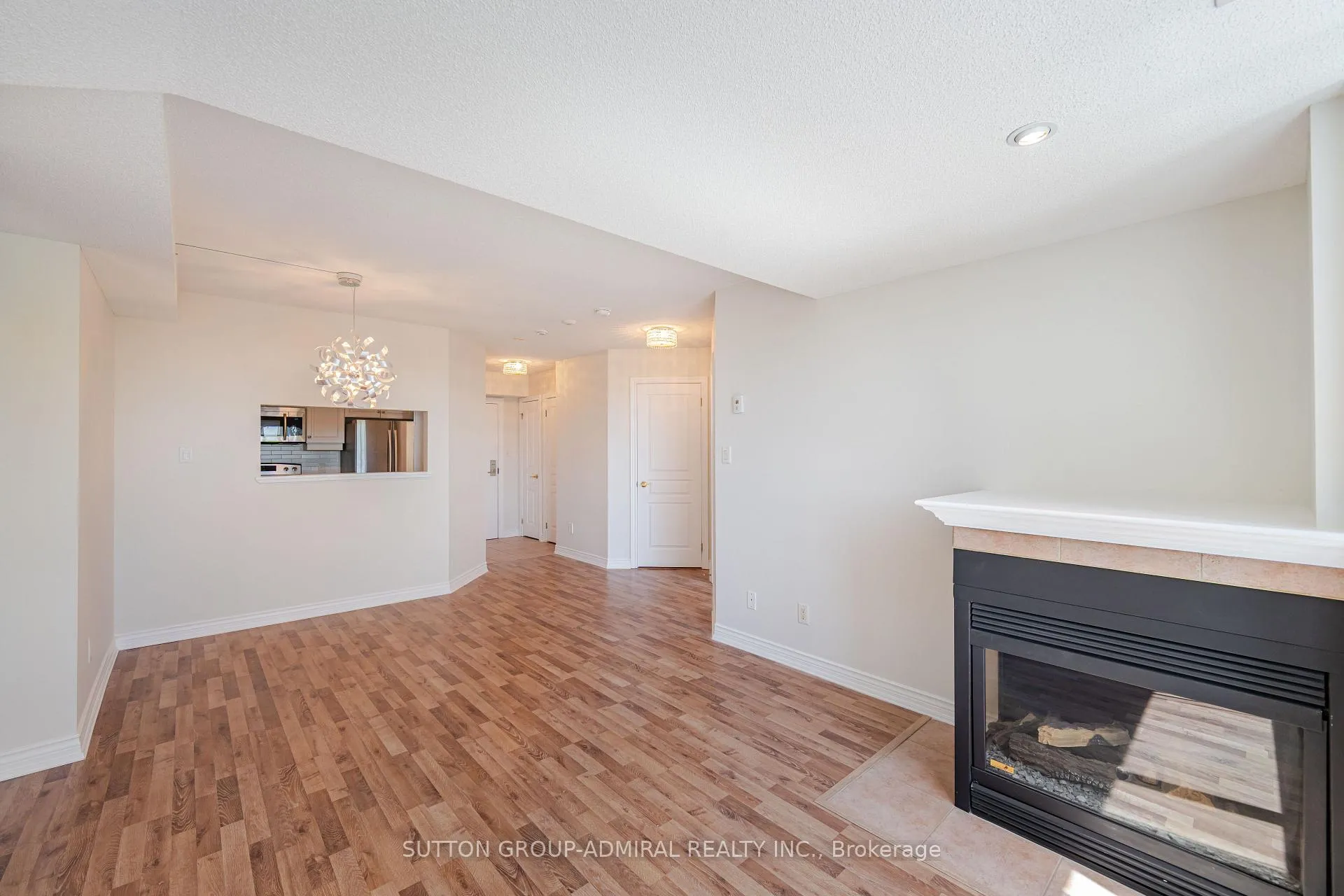 Photo 33 of Unit 412, 4 Briar Hill Heights, New Tecumseth, Rural New Tecumseth — HOMEH