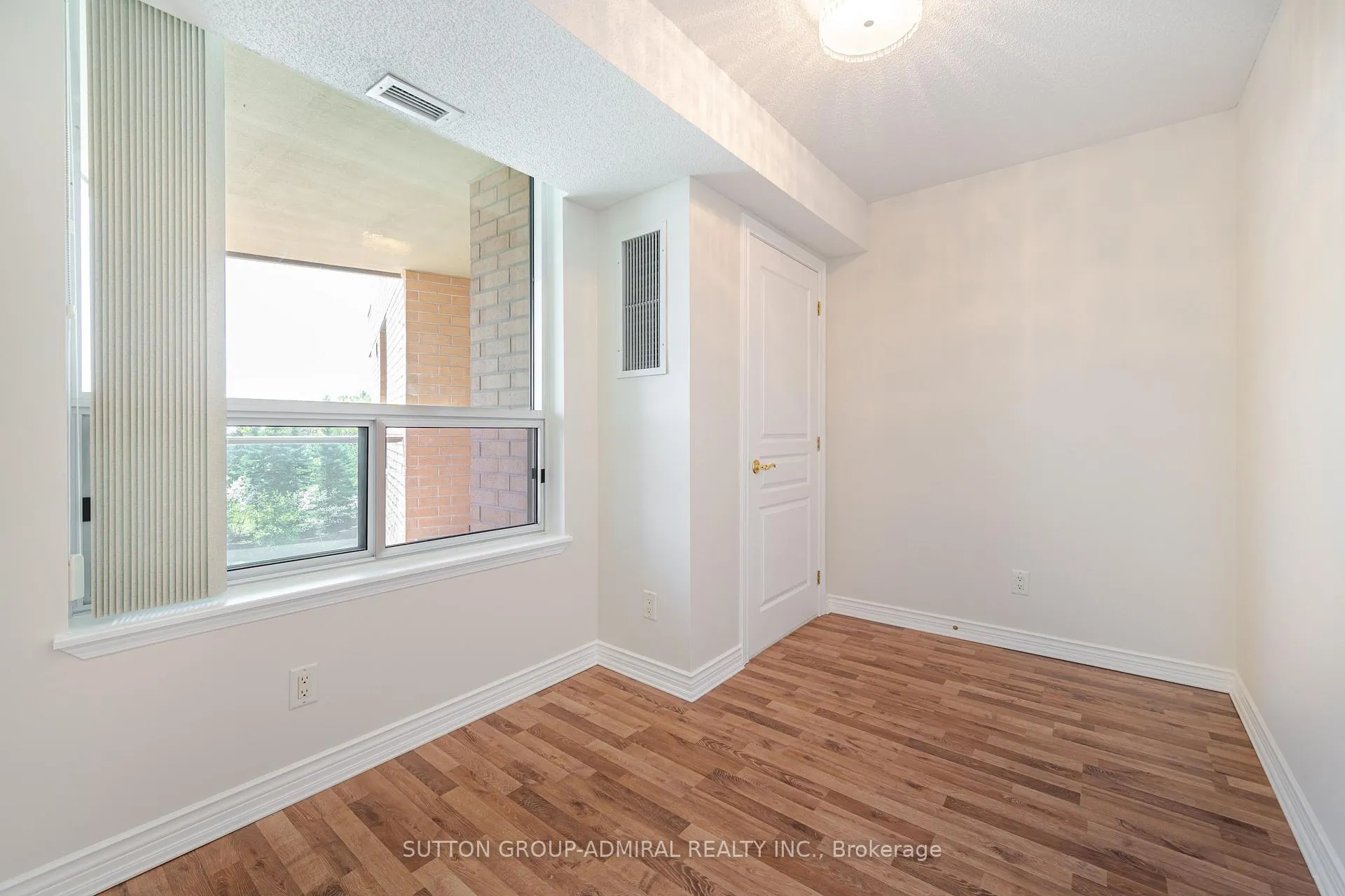 Photo 35 of Unit 412, 4 Briar Hill Heights, New Tecumseth, Rural New Tecumseth — HOMEH