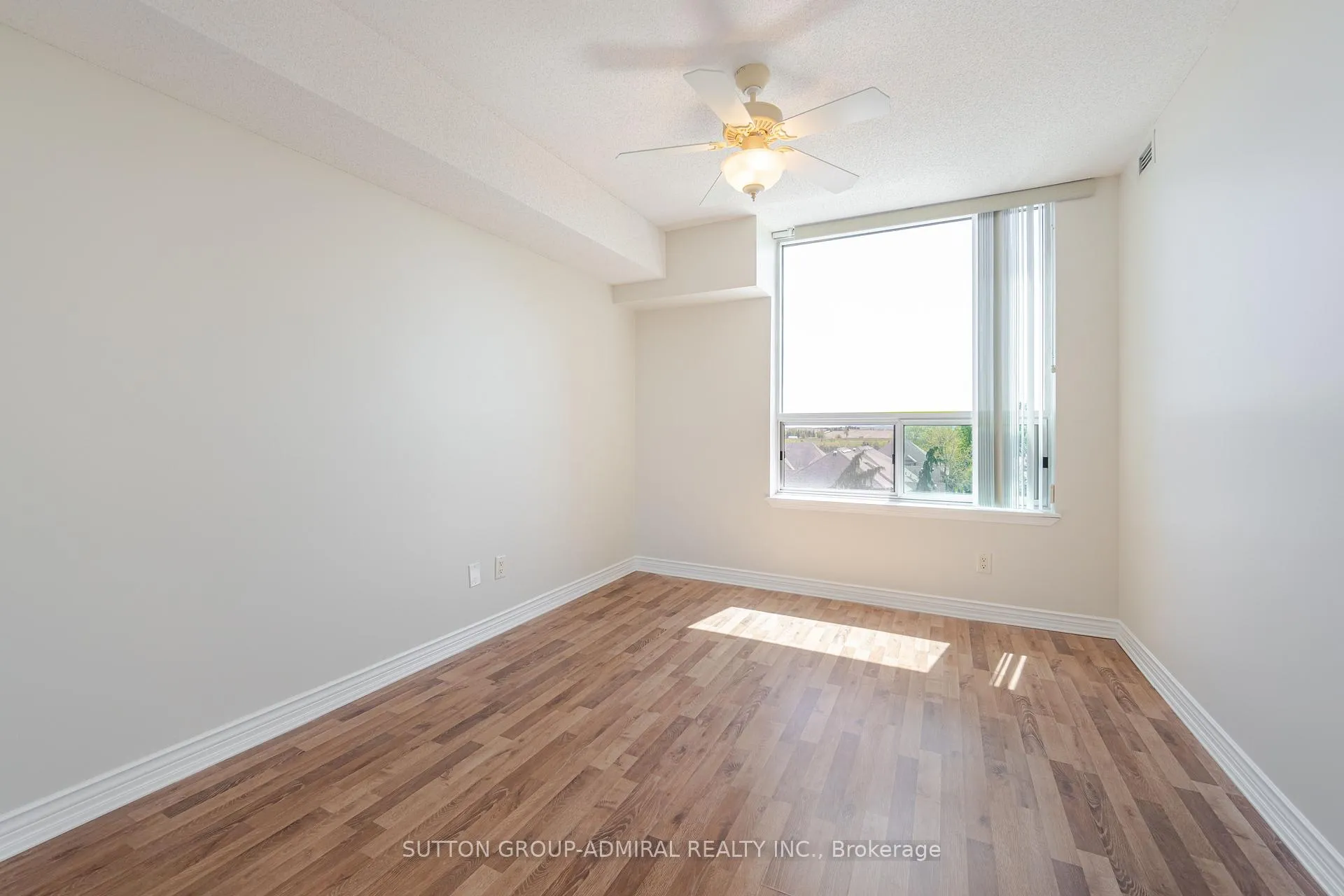Photo 37 of Unit 412, 4 Briar Hill Heights, New Tecumseth, Rural New Tecumseth — HOMEH