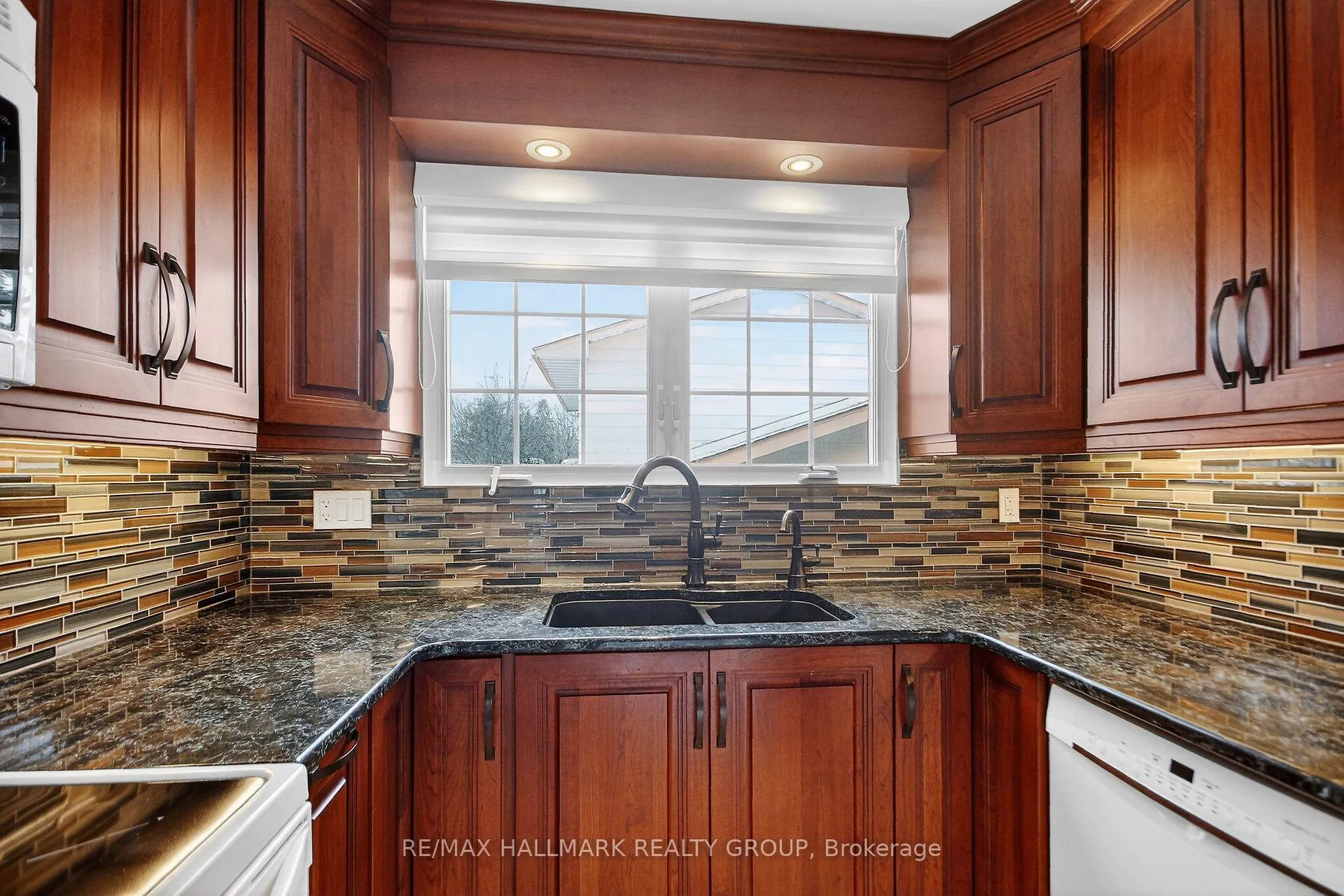 Photo 13 of 1050 Plante Drive, Ottawa, Hunt Club/Western Community — HOMEH