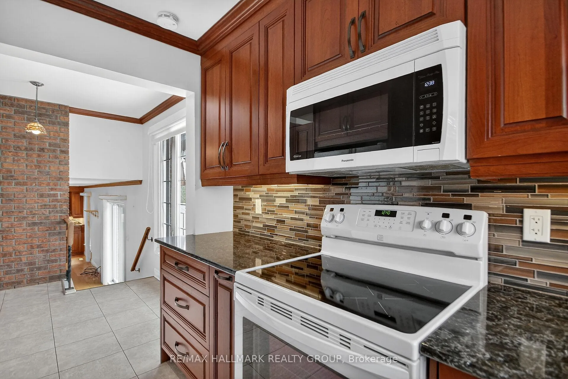 Photo 14 of 1050 Plante Drive, Ottawa, Hunt Club/Western Community — HOMEH
