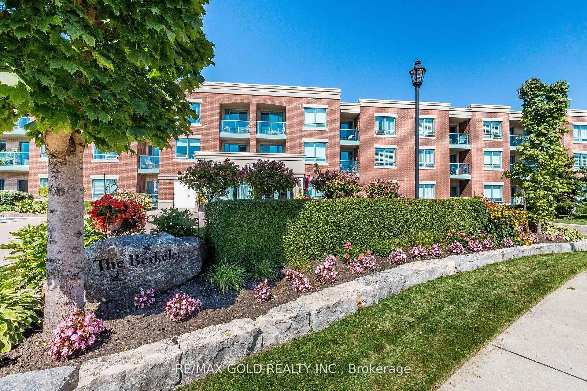 Front of Unit 114, 60 Via Rosedale