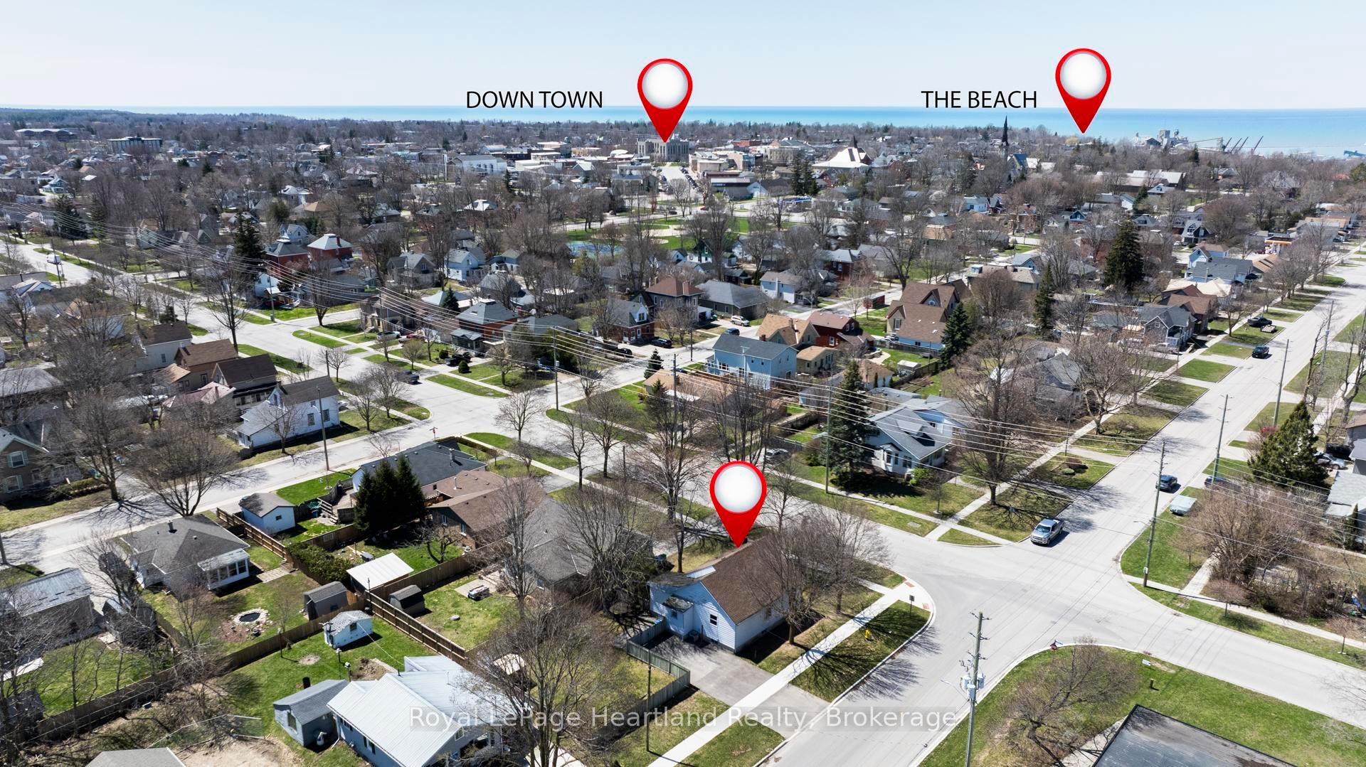 Photo 3 of 136 Cambria Road N, Goderich, Goderich (Town) — HOMEH