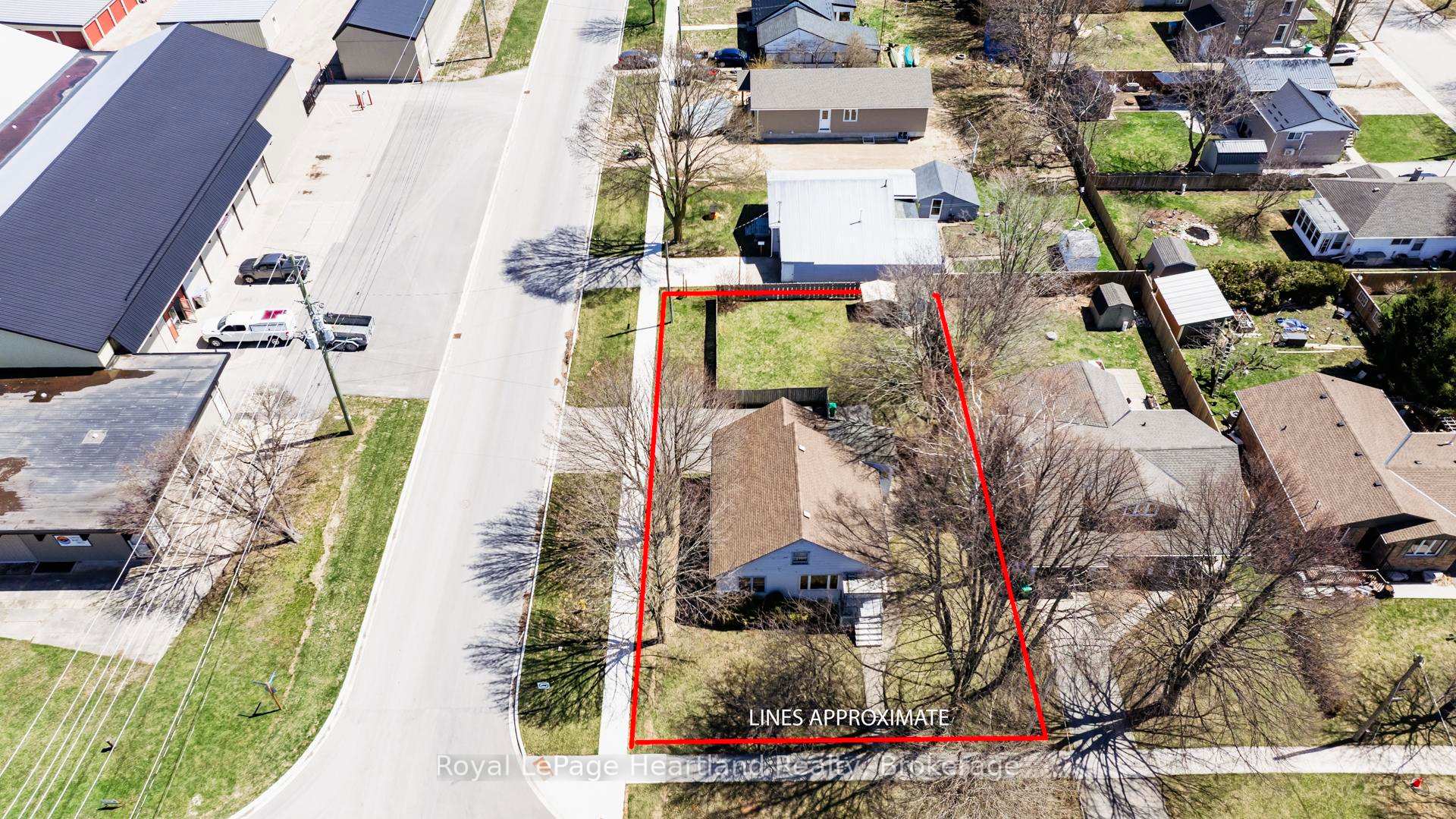 Photo 29 of 136 Cambria Road N, Goderich, Goderich (Town) — HOMEH