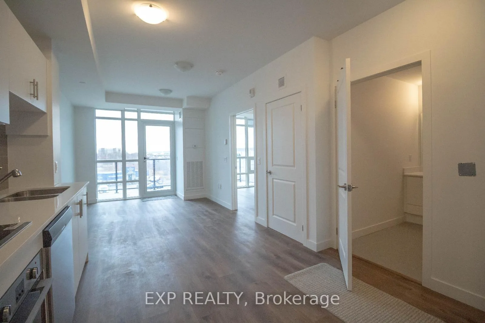 Photo 4 of Unit 420, 461 Green Road, Hamilton, Stoney Creek — HOMEH