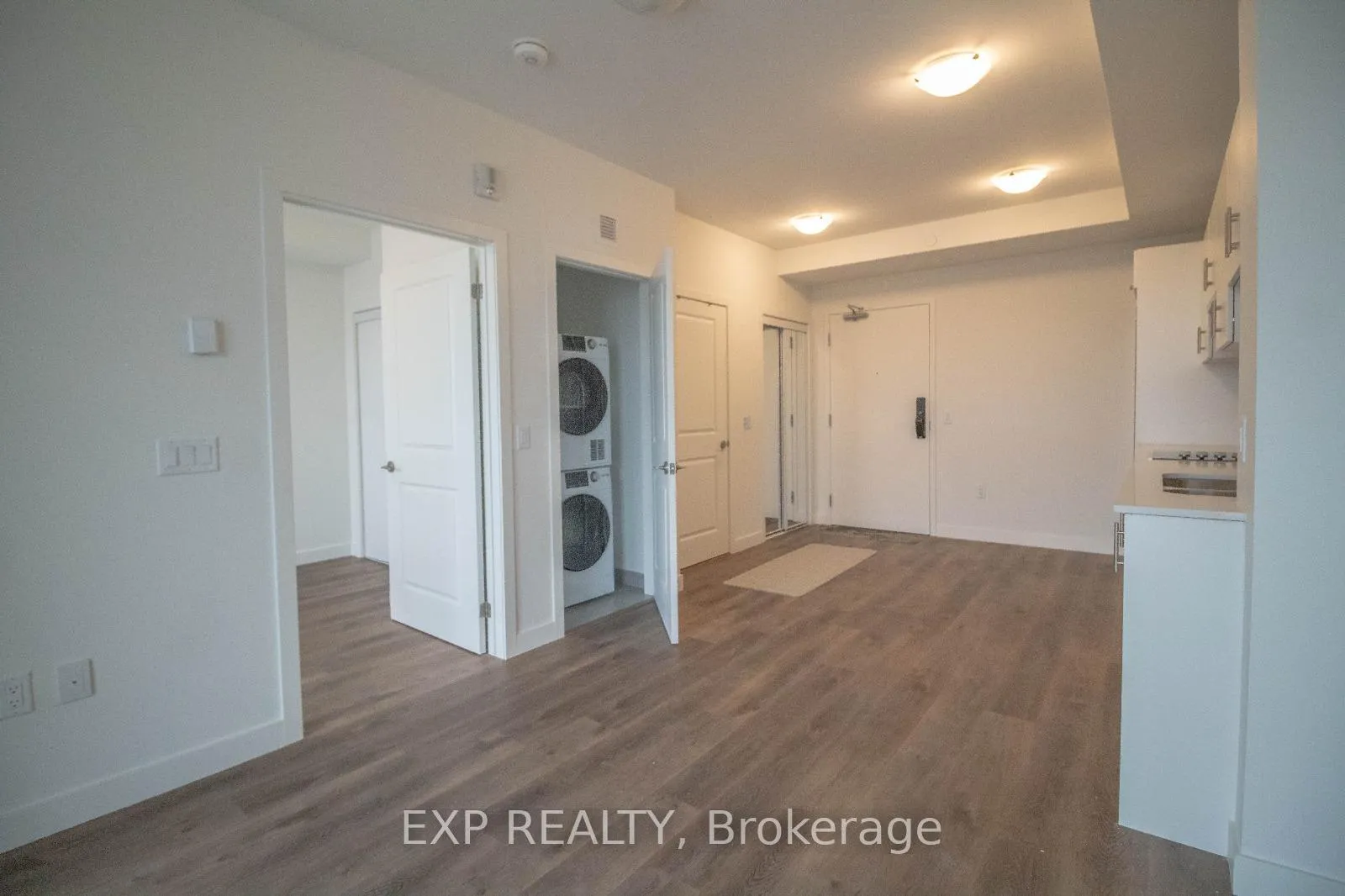 Photo 5 of Unit 420, 461 Green Road, Hamilton, Stoney Creek — HOMEH