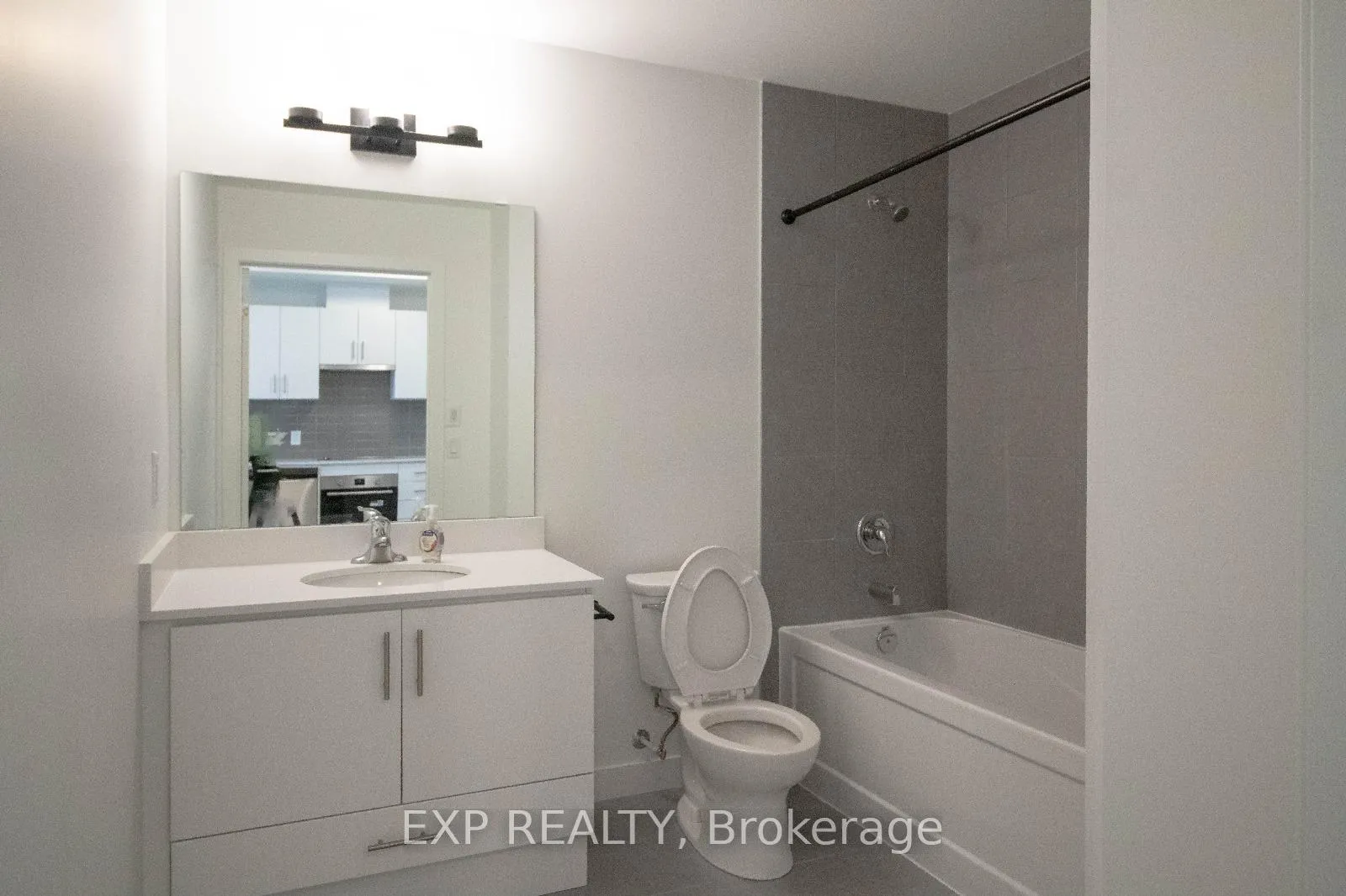 Photo 8 of Unit 420, 461 Green Road, Hamilton, Stoney Creek — HOMEH