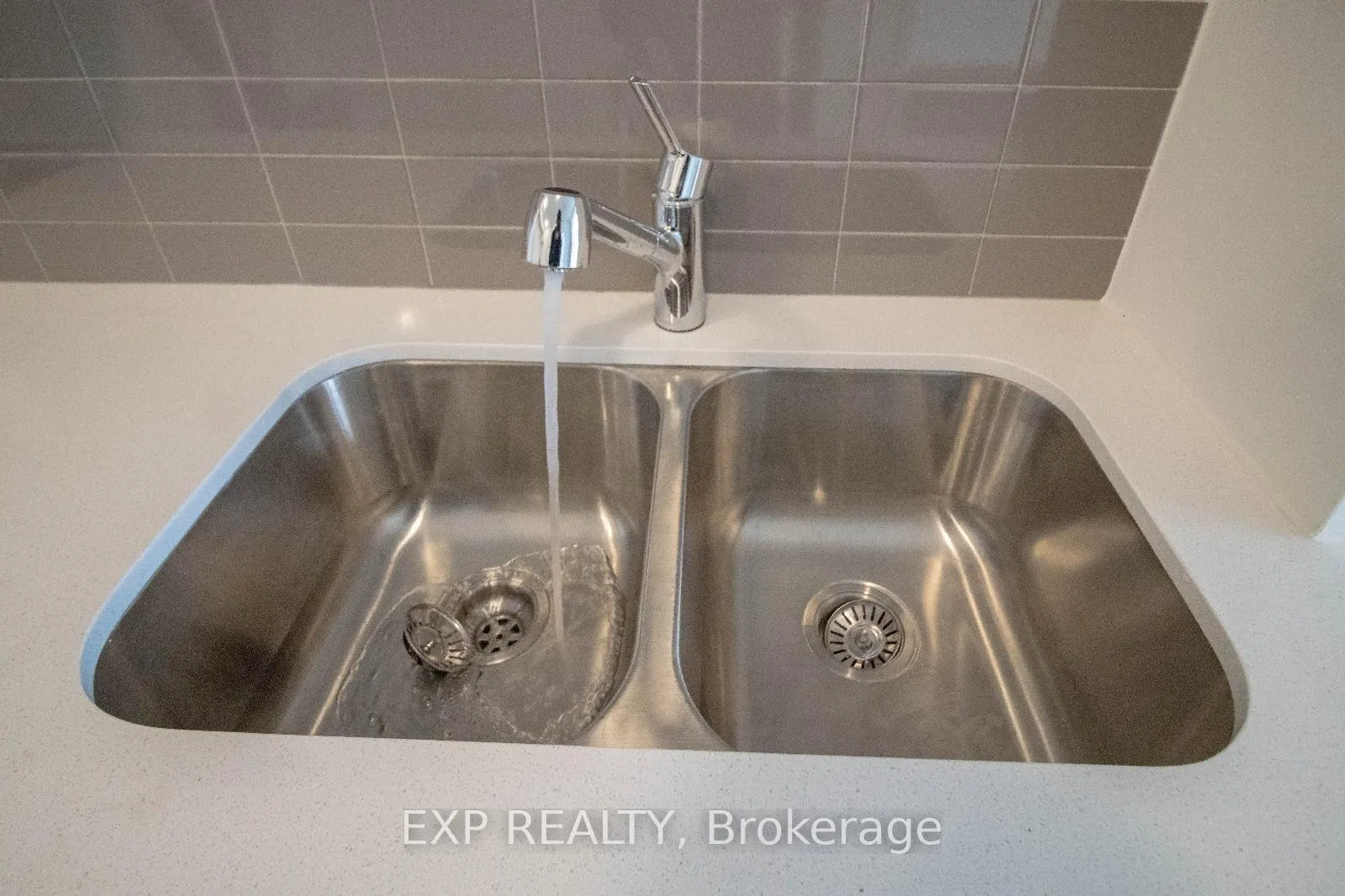 Photo 12 of Unit 420, 461 Green Road, Hamilton, Stoney Creek — HOMEH