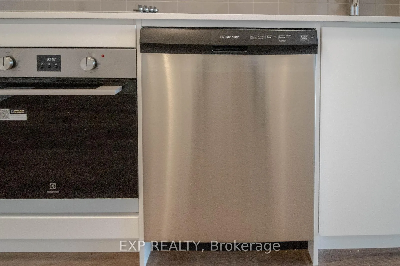 Photo 14 of Unit 420, 461 Green Road, Hamilton, Stoney Creek — HOMEH