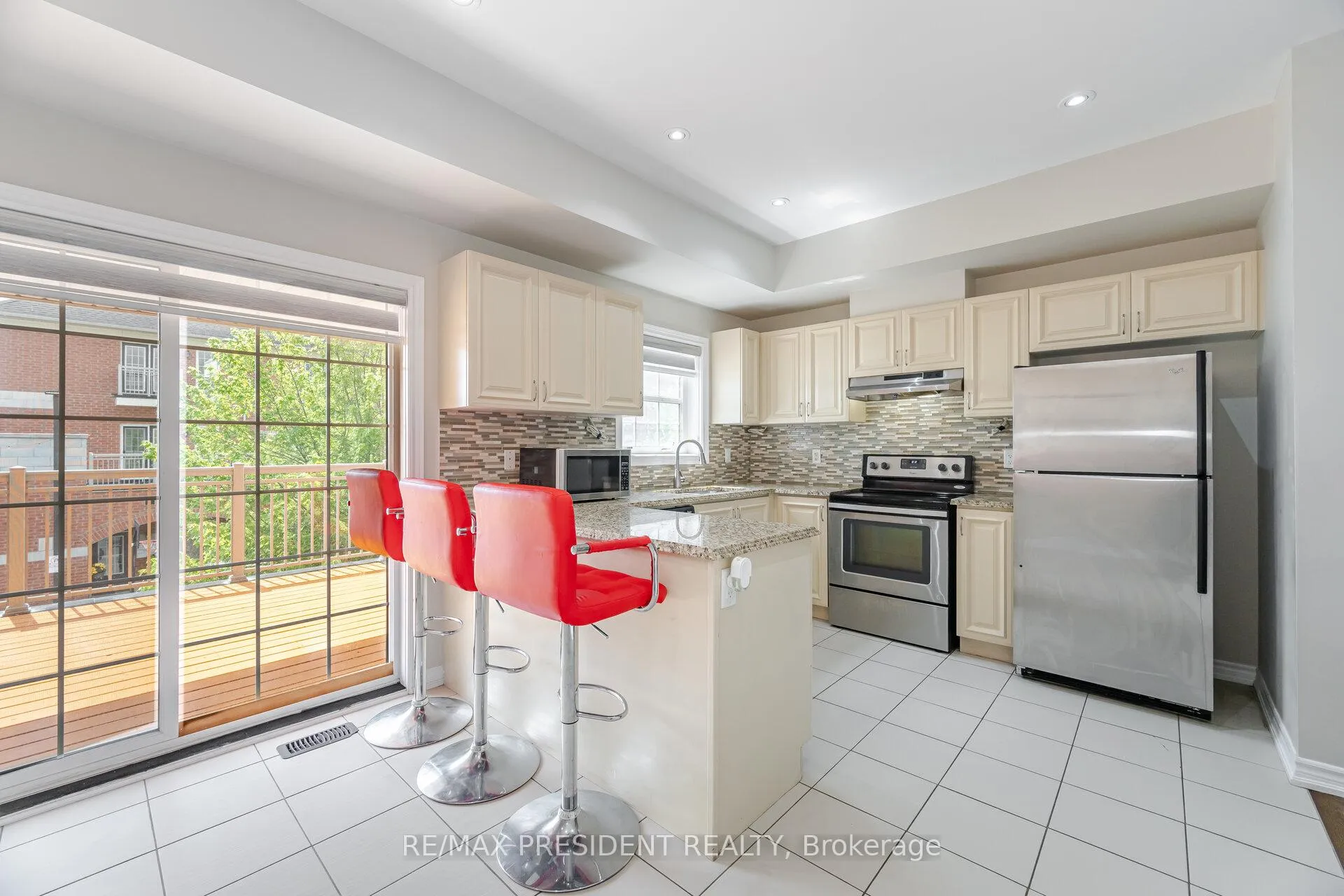Photo 7 of 2530 Countryside Drive, Brampton, Sandringham-Wellington North — HOMEH