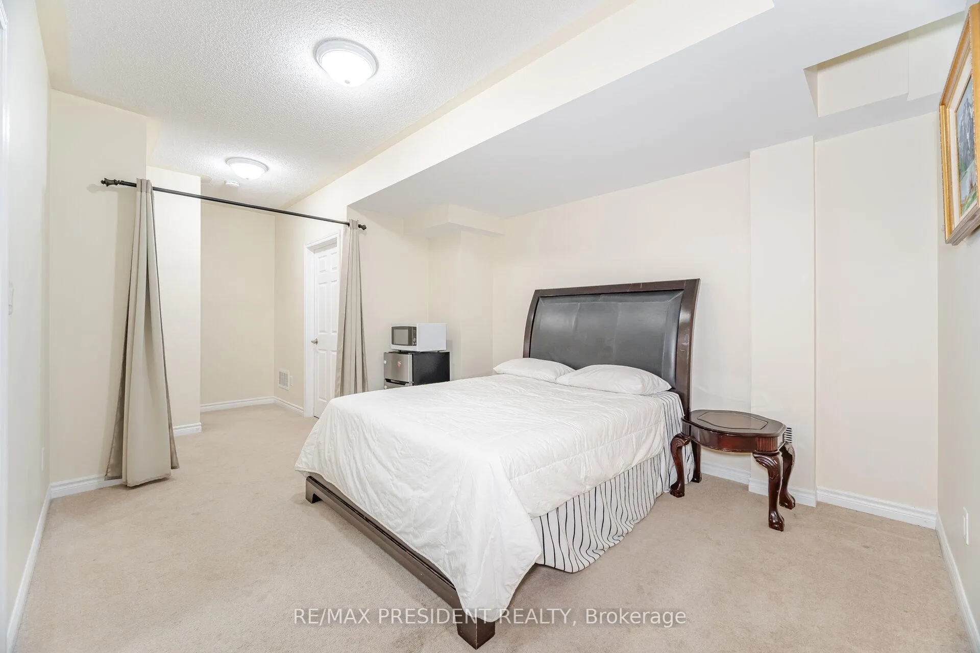 Photo 25 of 2530 Countryside Drive, Brampton, Sandringham-Wellington North — HOMEH