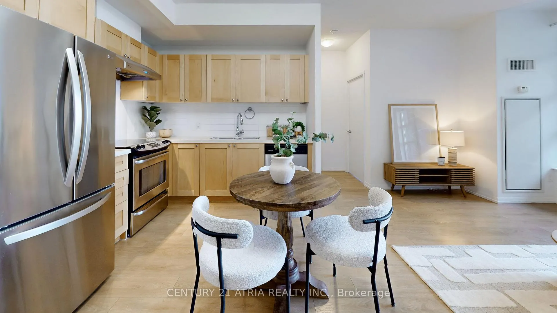 Photo 8 of Unit 540, 540 Bur Oak Avenue, Markham, Berczy — HOMEH
