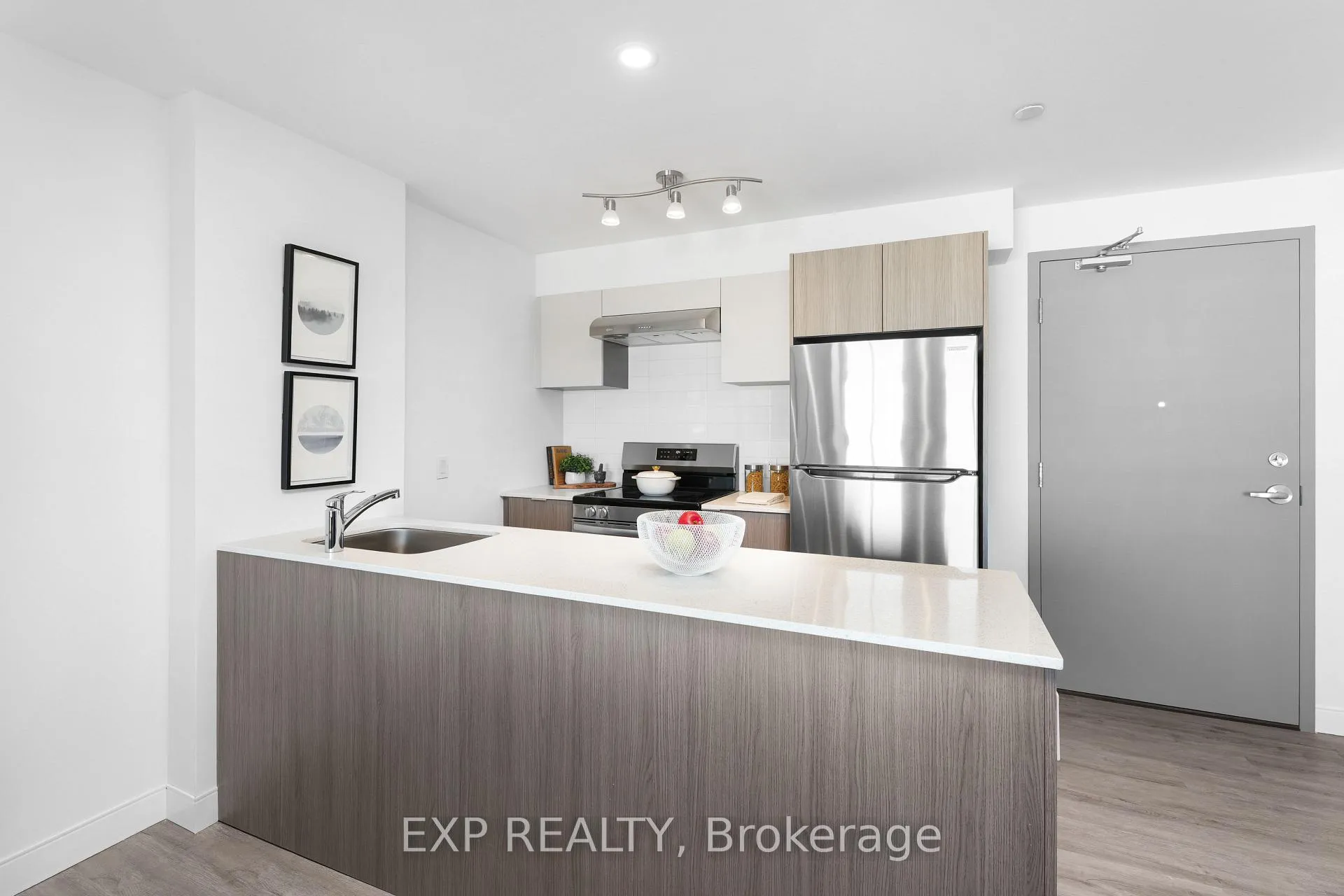 Photo 2 of Unit 313, 100 Manett Crescent, Brampton, Brampton West — HOMEH
