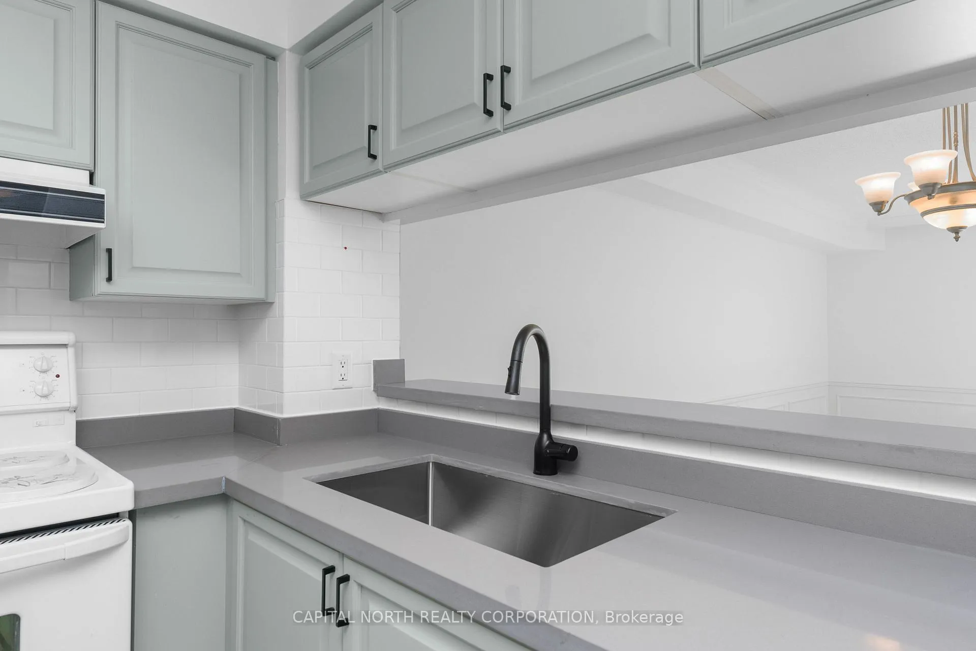 Photo 10 of Unit 1103, 8 Covington Road, Toronto, Englemount-Lawrence — HOMEH