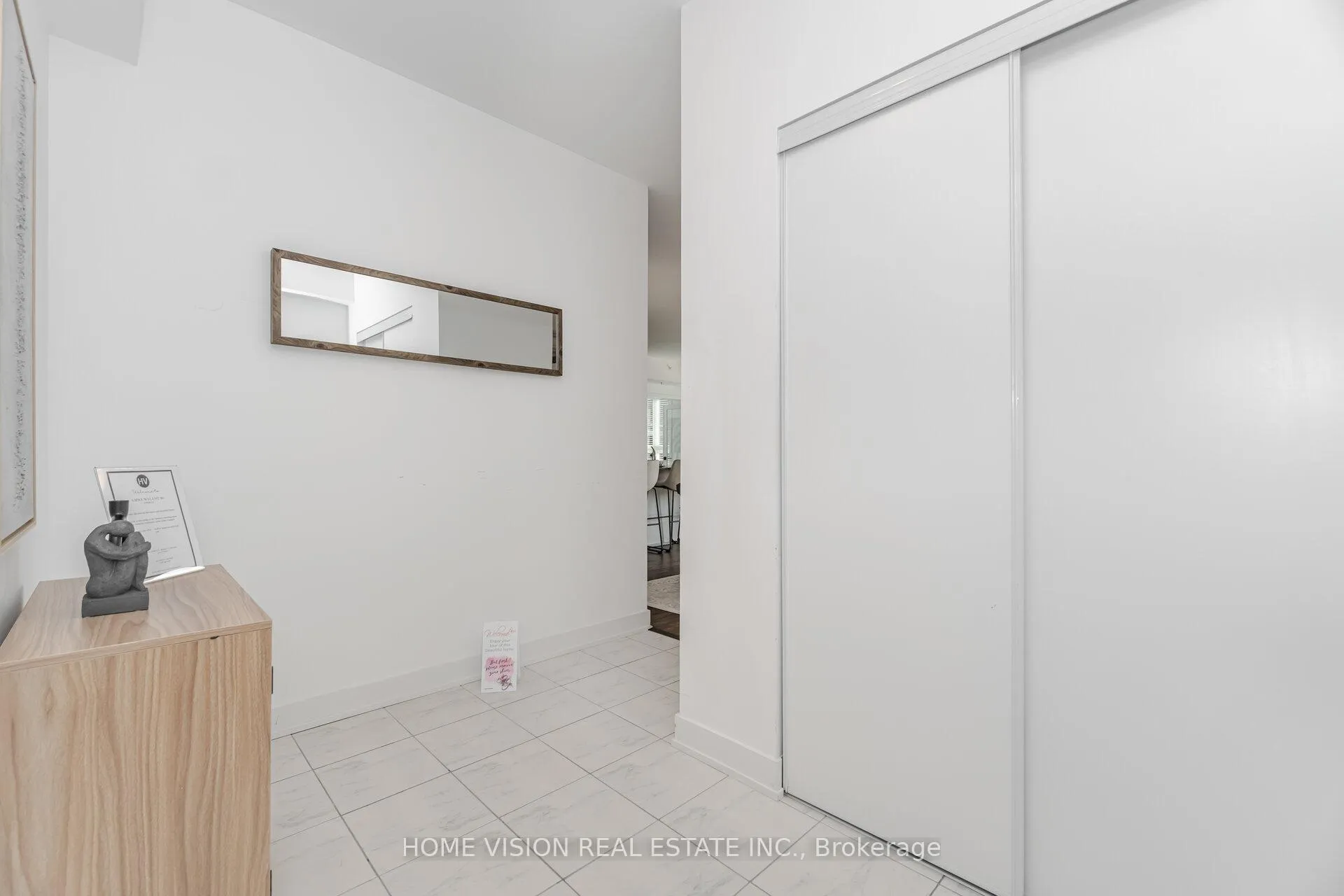 Photo 5 of Unit 311, 6 Spice Way, Barrie, Rural Barrie Southeast — HOMEH