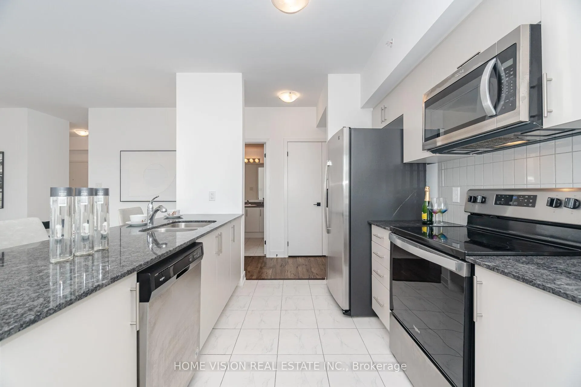 Photo 11 of Unit 311, 6 Spice Way, Barrie, Rural Barrie Southeast — HOMEH