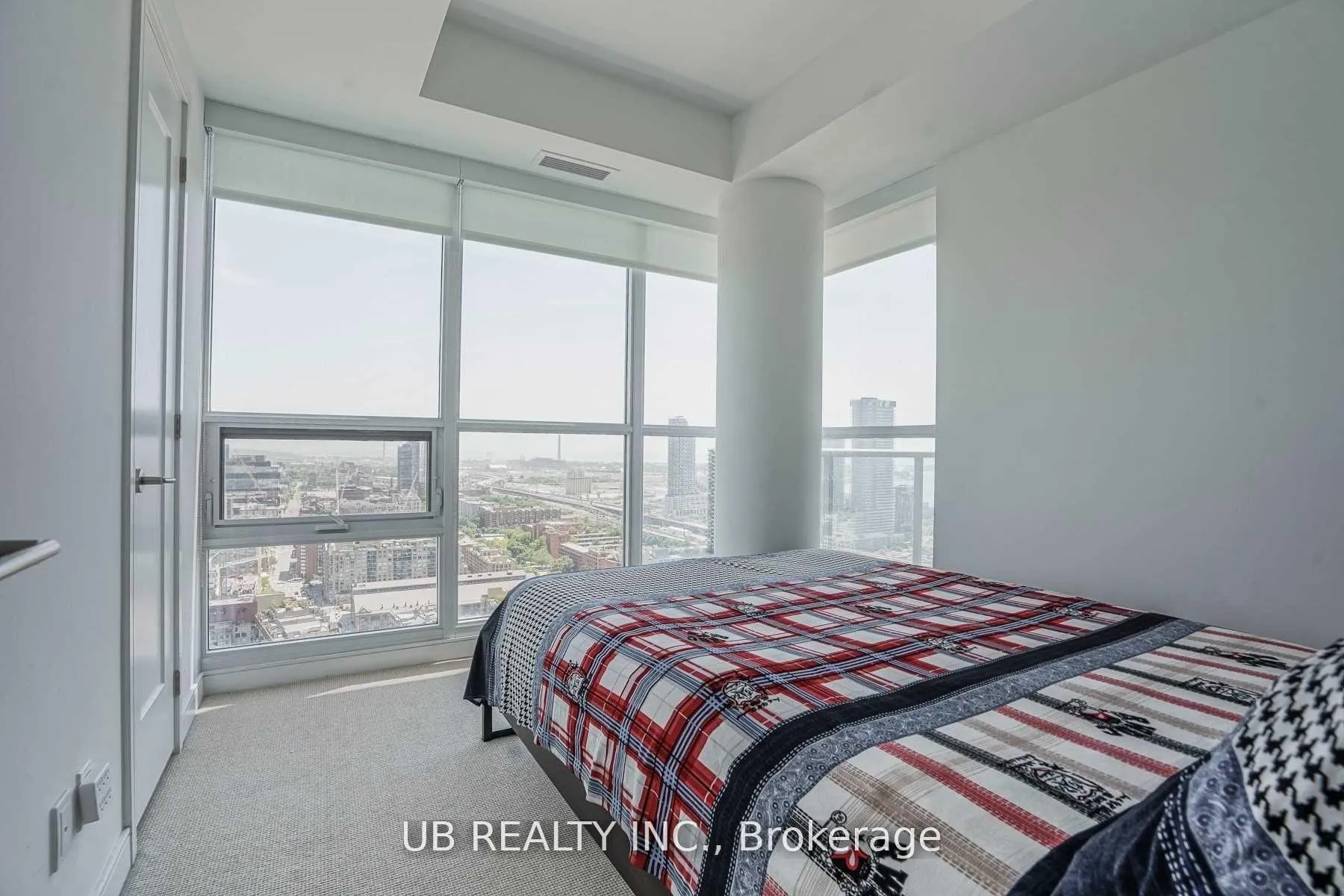 Photo 3 of Unit 3007, 88 Scott Street, Toronto, Church-Yonge Corridor — HOMEH
